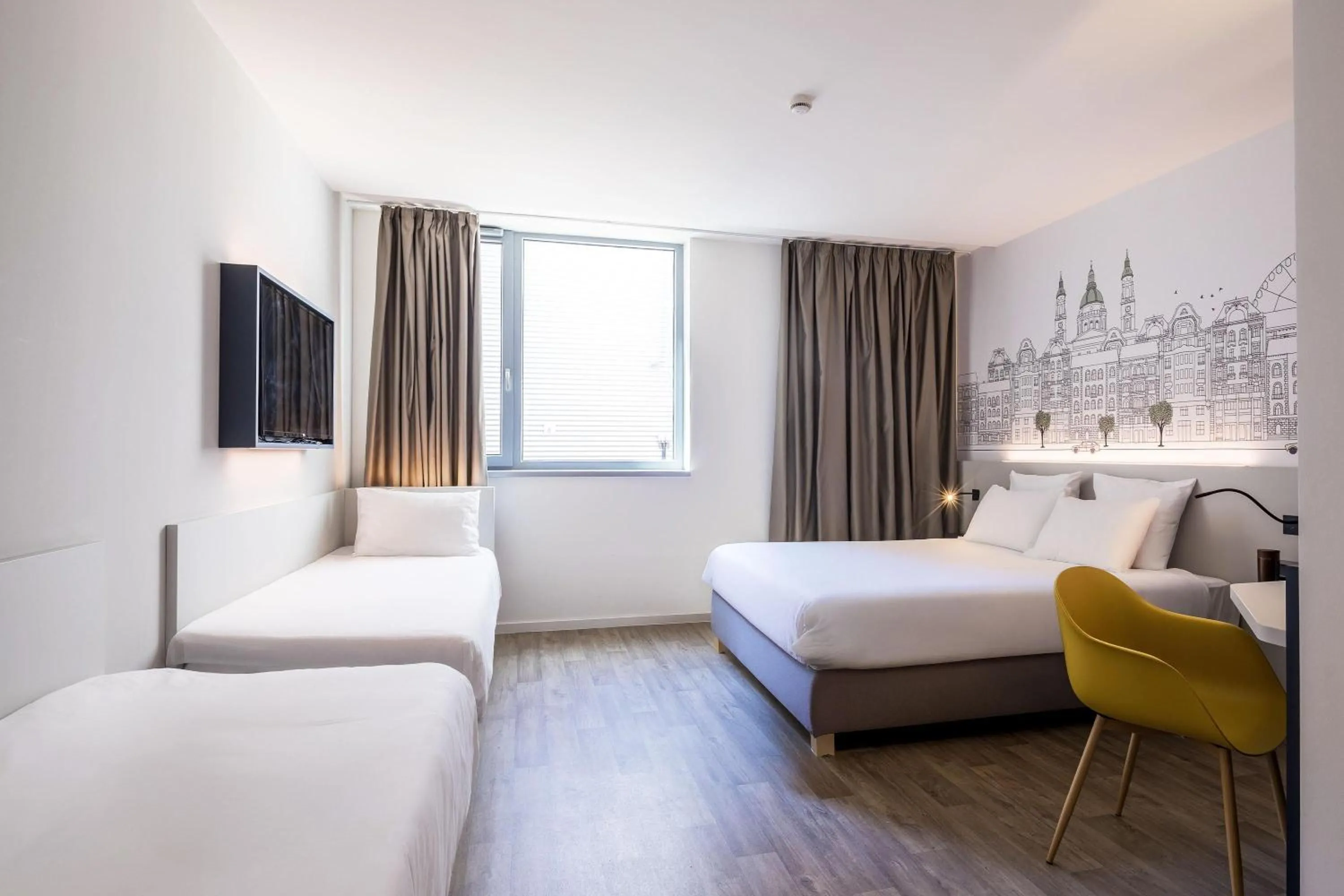 Photo of the whole room, Bed in B&B Hotel Budapest City