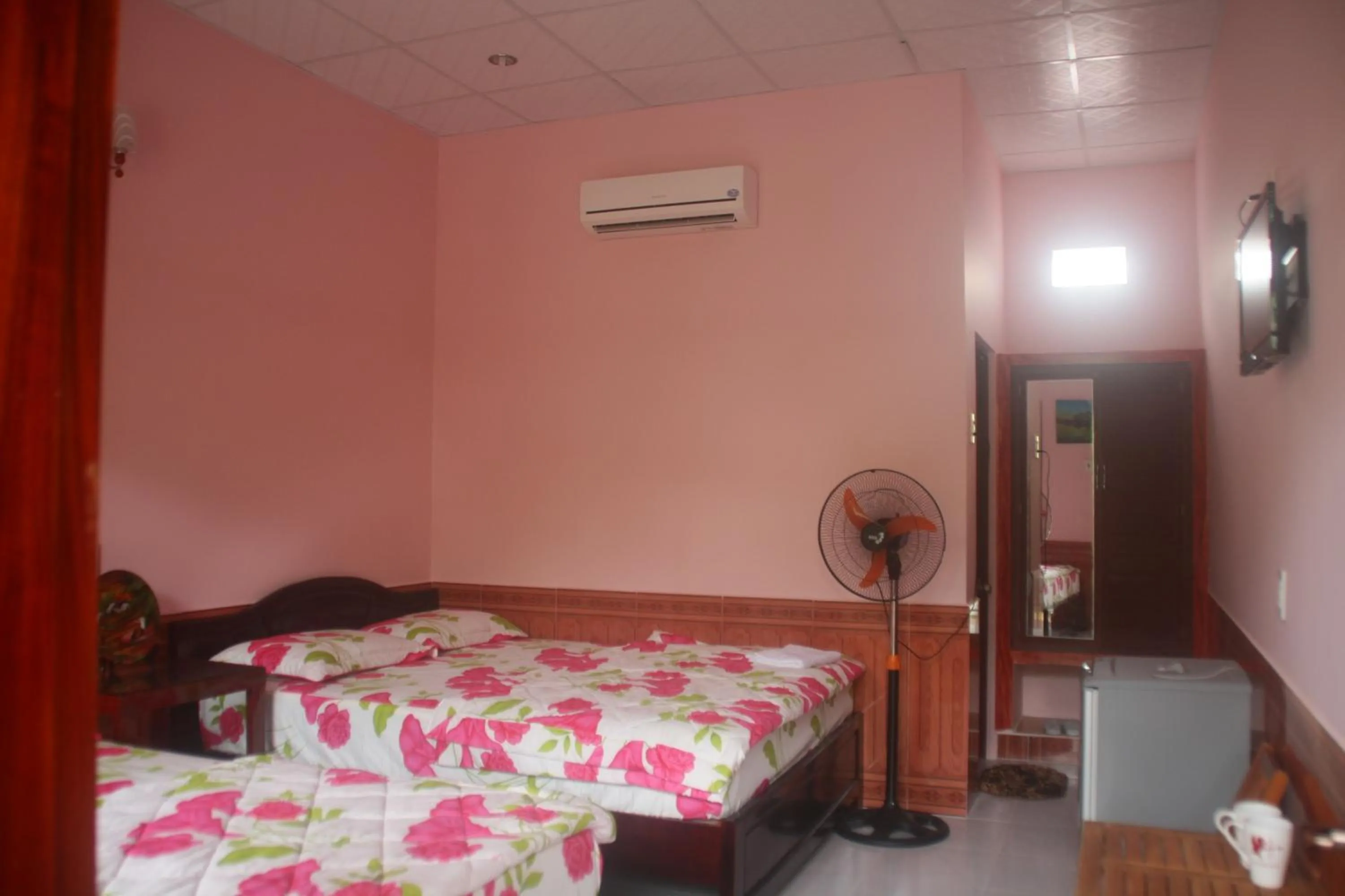 Photo of the whole room, Bed in Minh Anh Garden Hotel