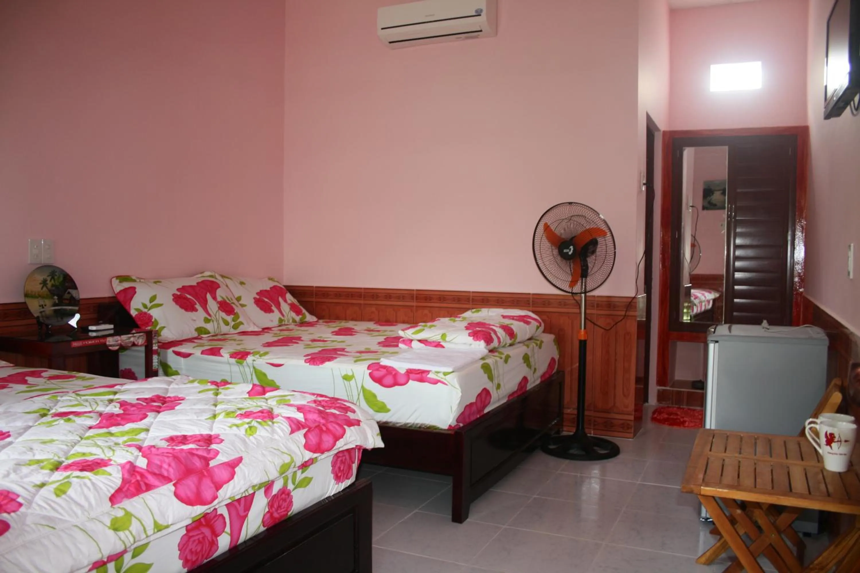 Photo of the whole room, Bed in Minh Anh Garden Hotel