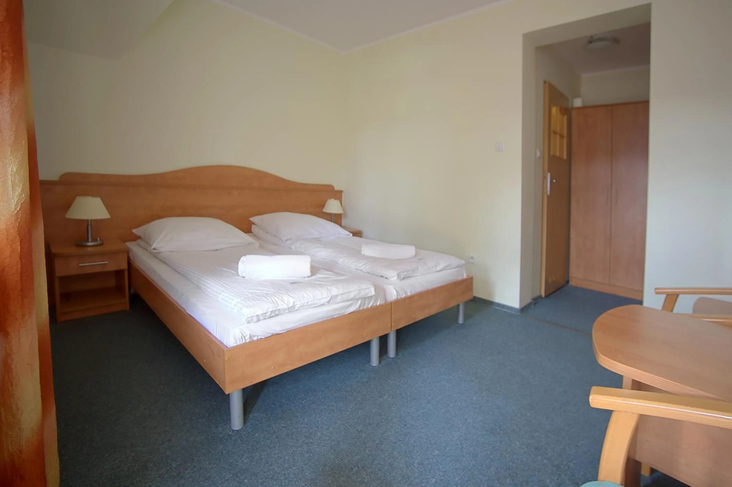 Photo of the whole room, Bed in Willa Park