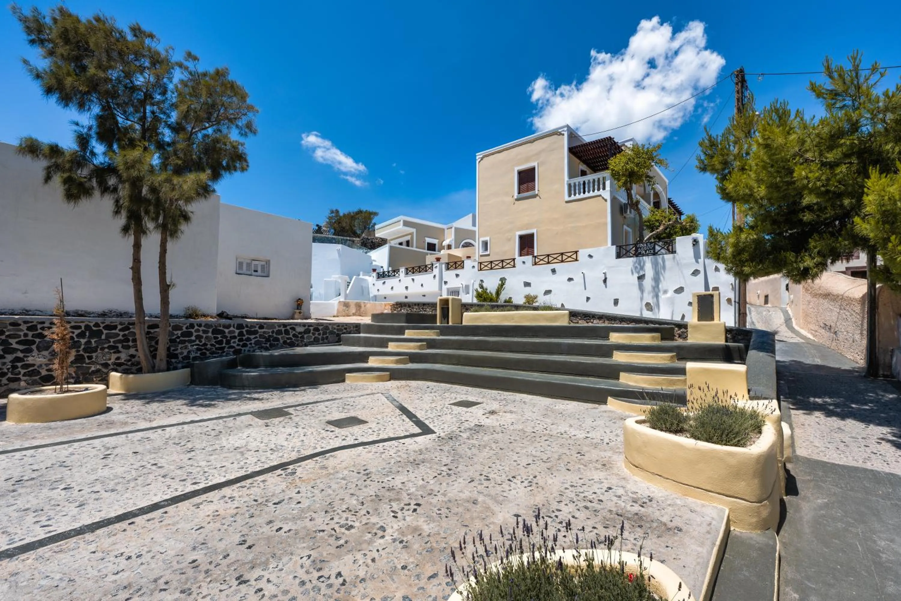 Property building in Vinas Place City Center