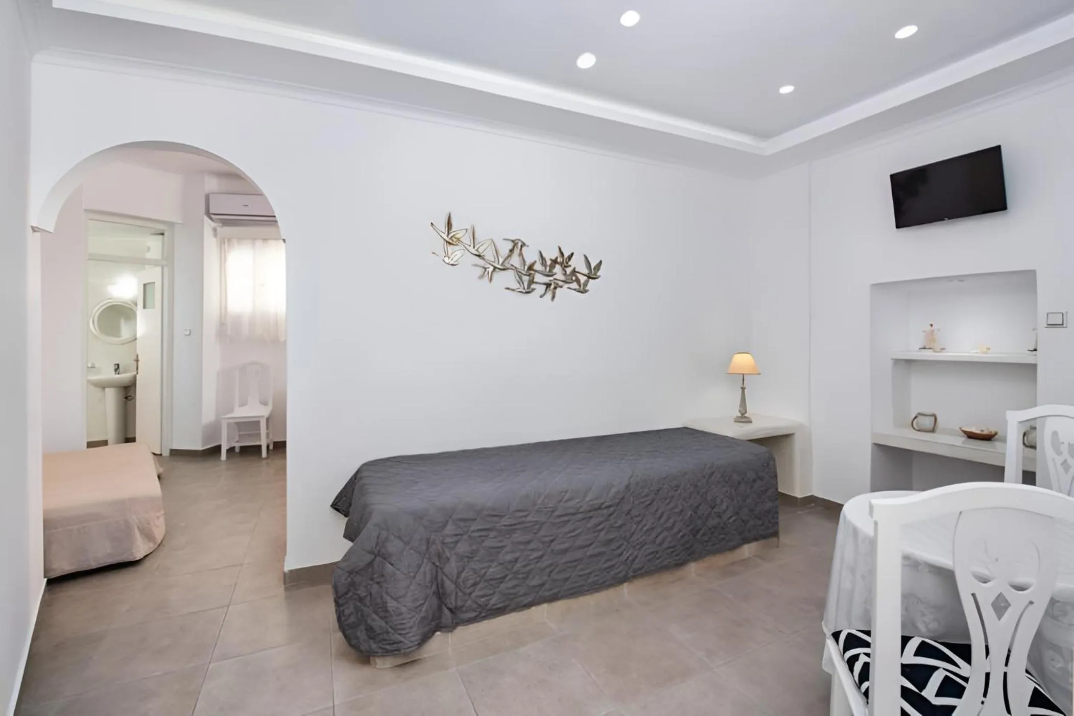 TV and multimedia, Bed in Vinas Place City Center