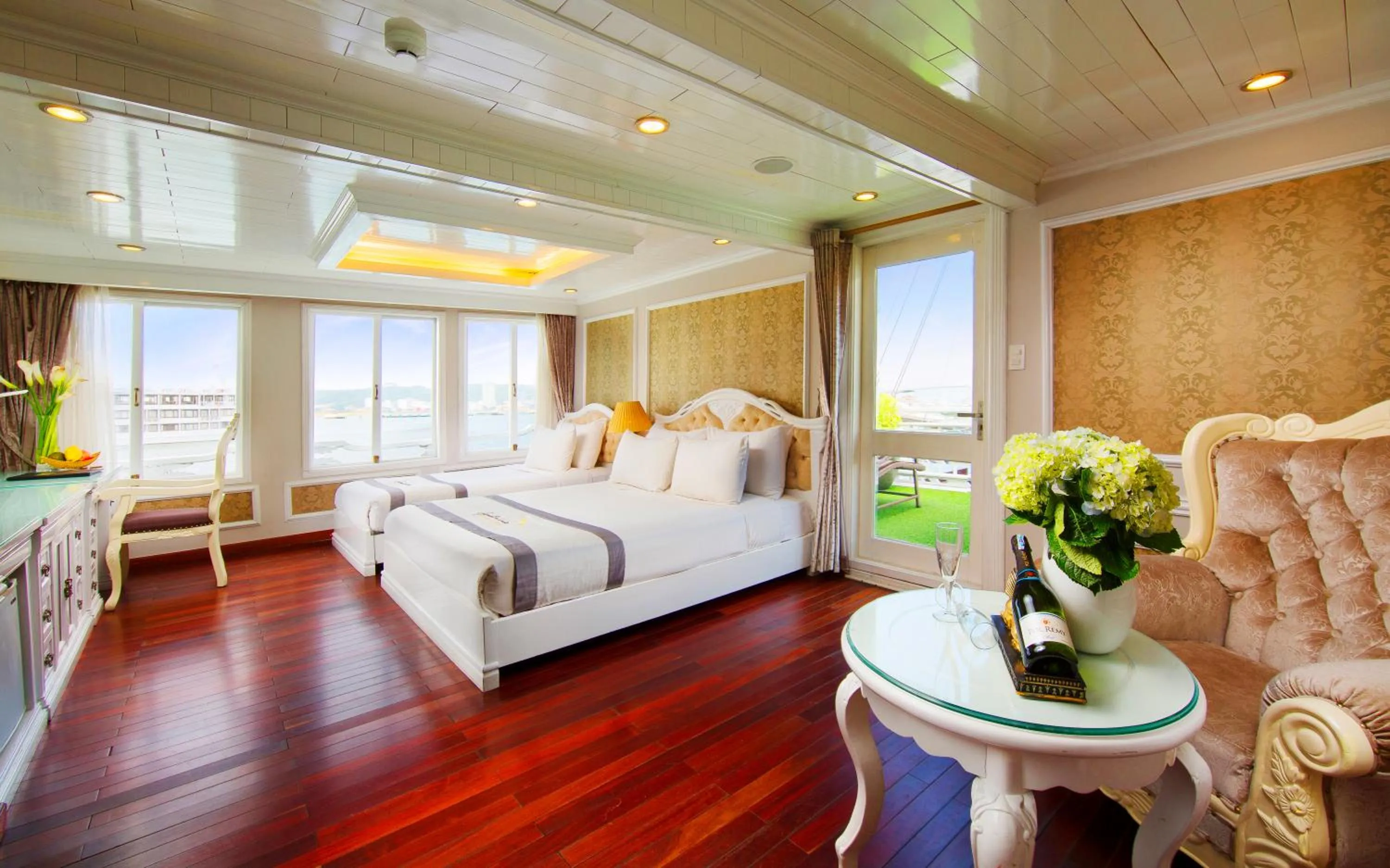 Photo of the whole room, Bed in Signature Halong Cruise