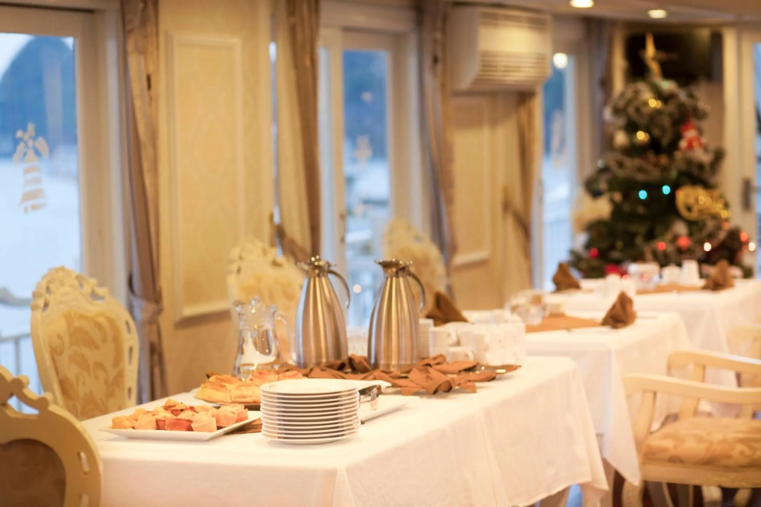 Dining area in Signature Halong Cruise