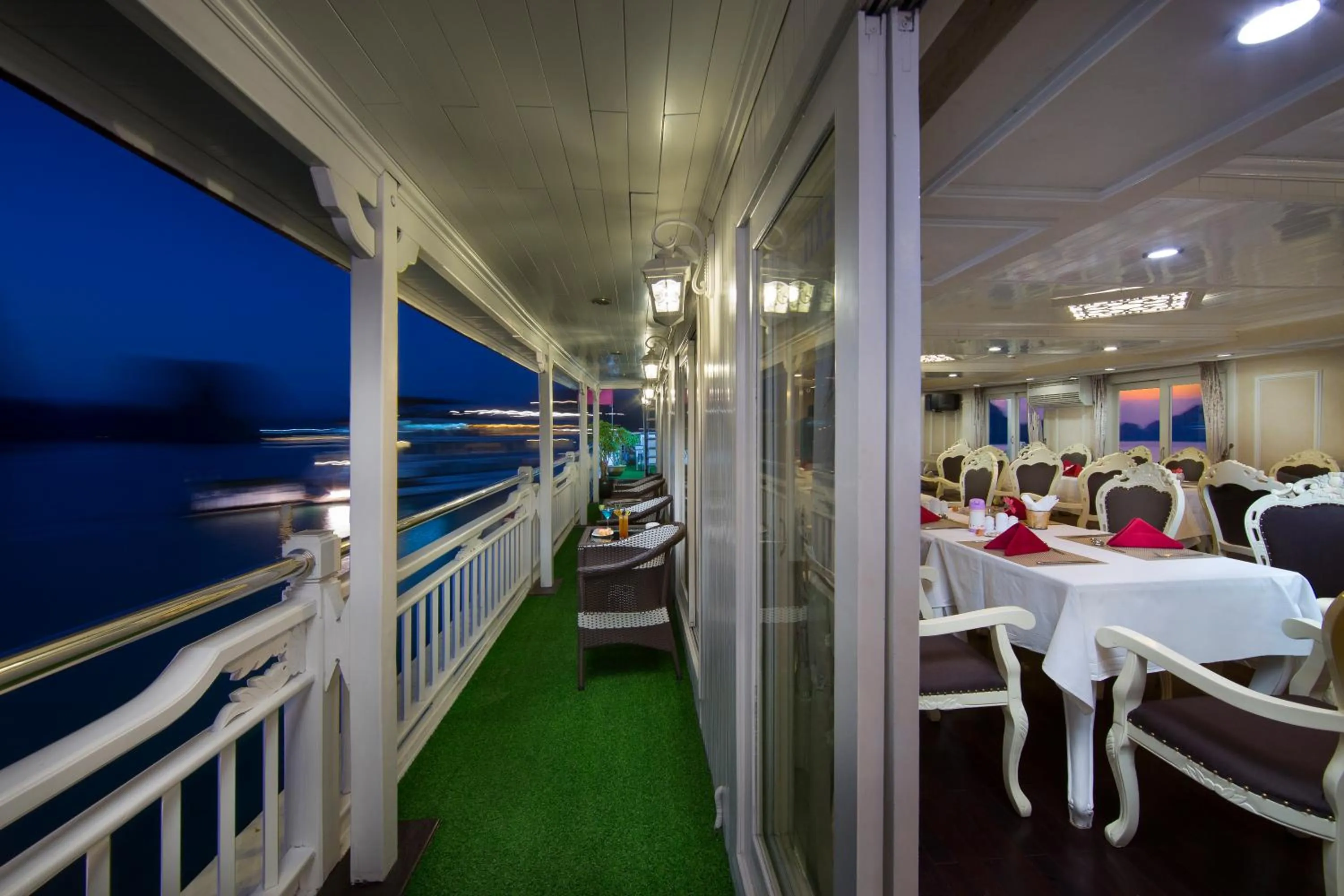 Signature Halong Cruise