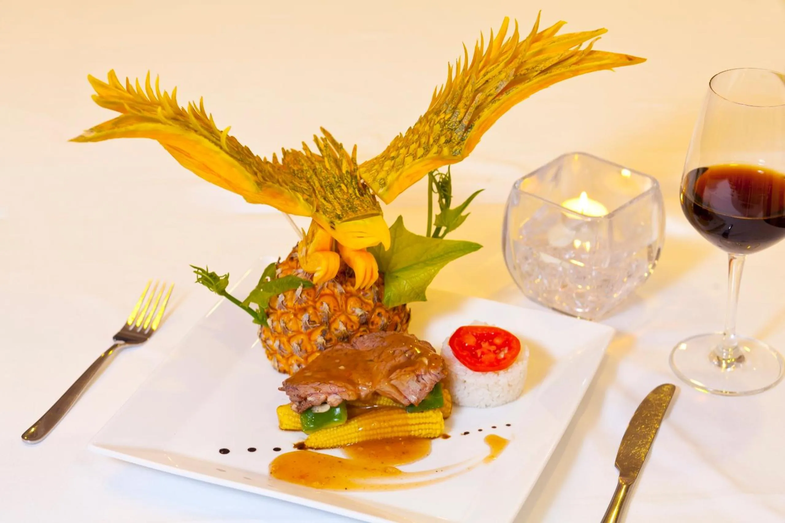 Food and drinks in Signature Halong Cruise