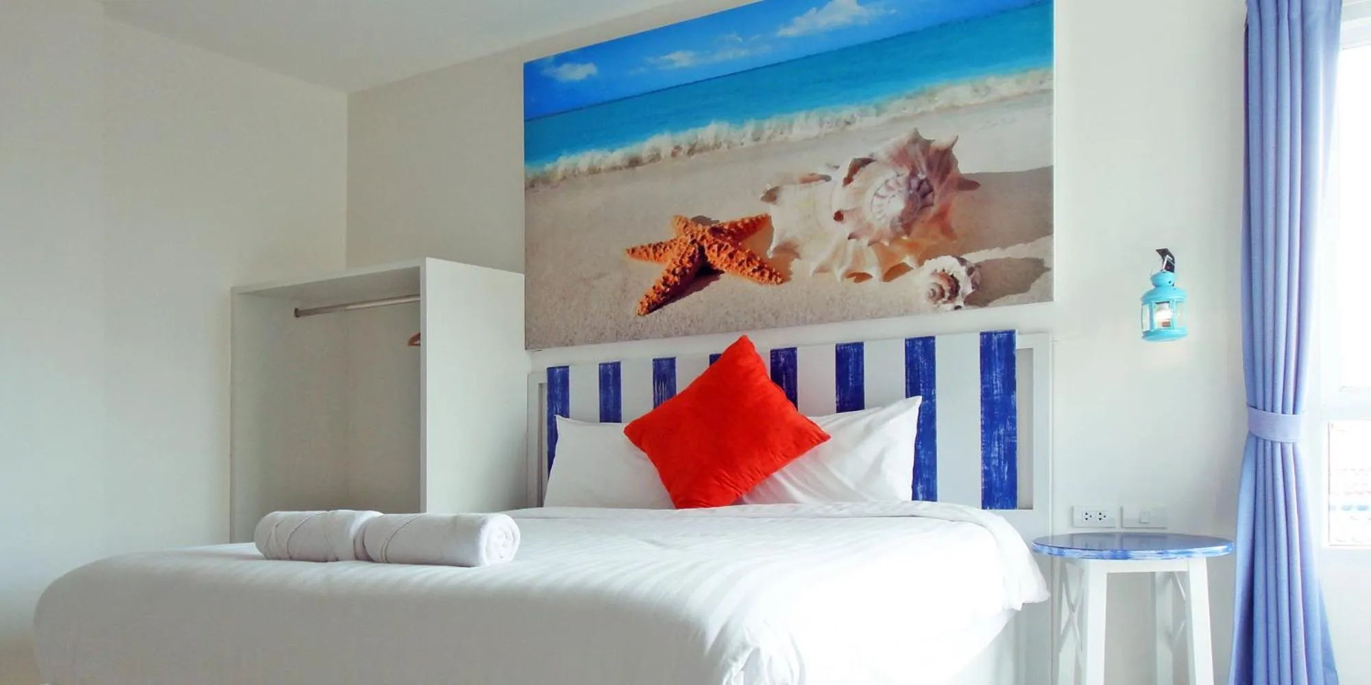 Photo of the whole room, Bed in Hub Hua Hin 57