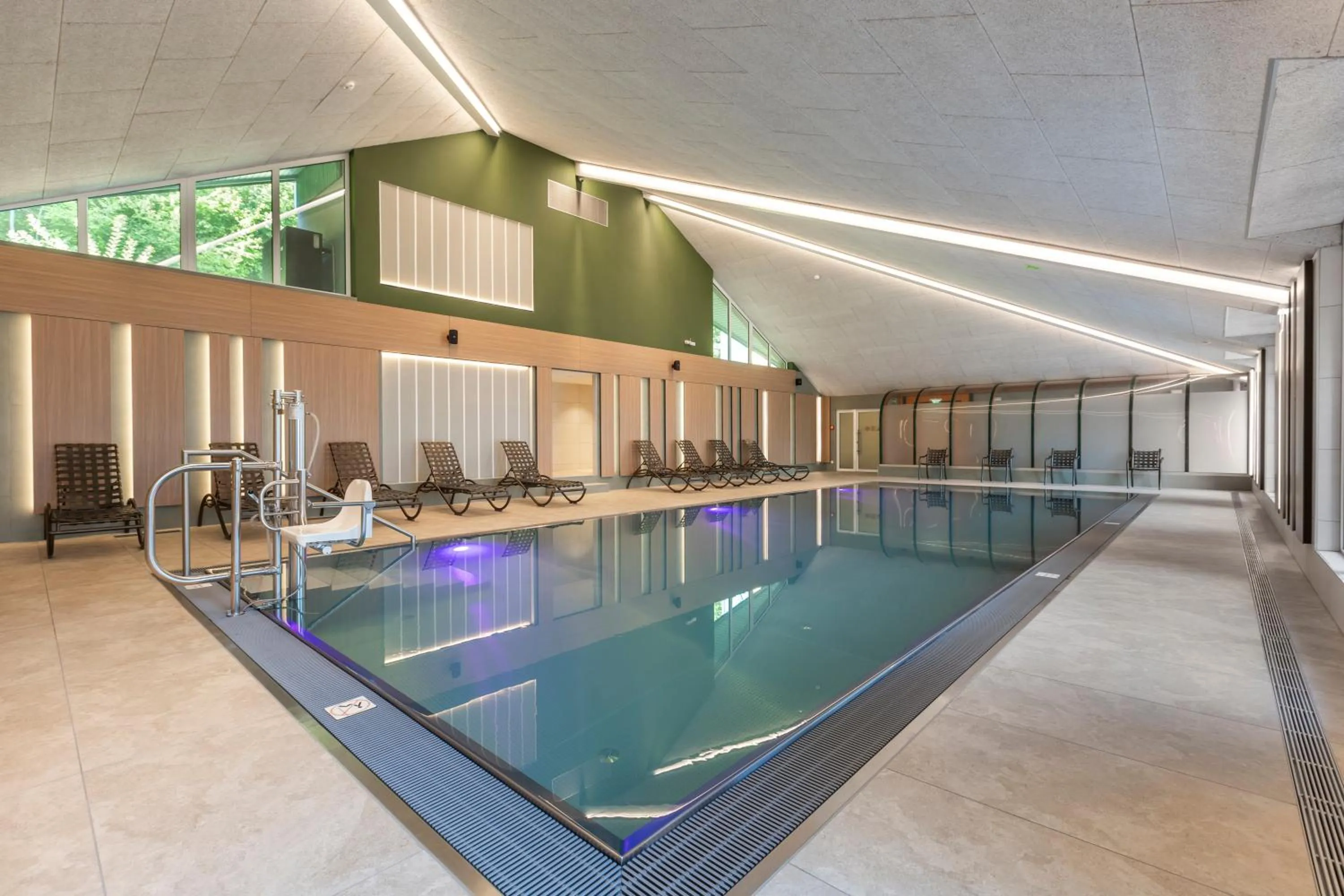 Swimming pool in Alpine Club Resort