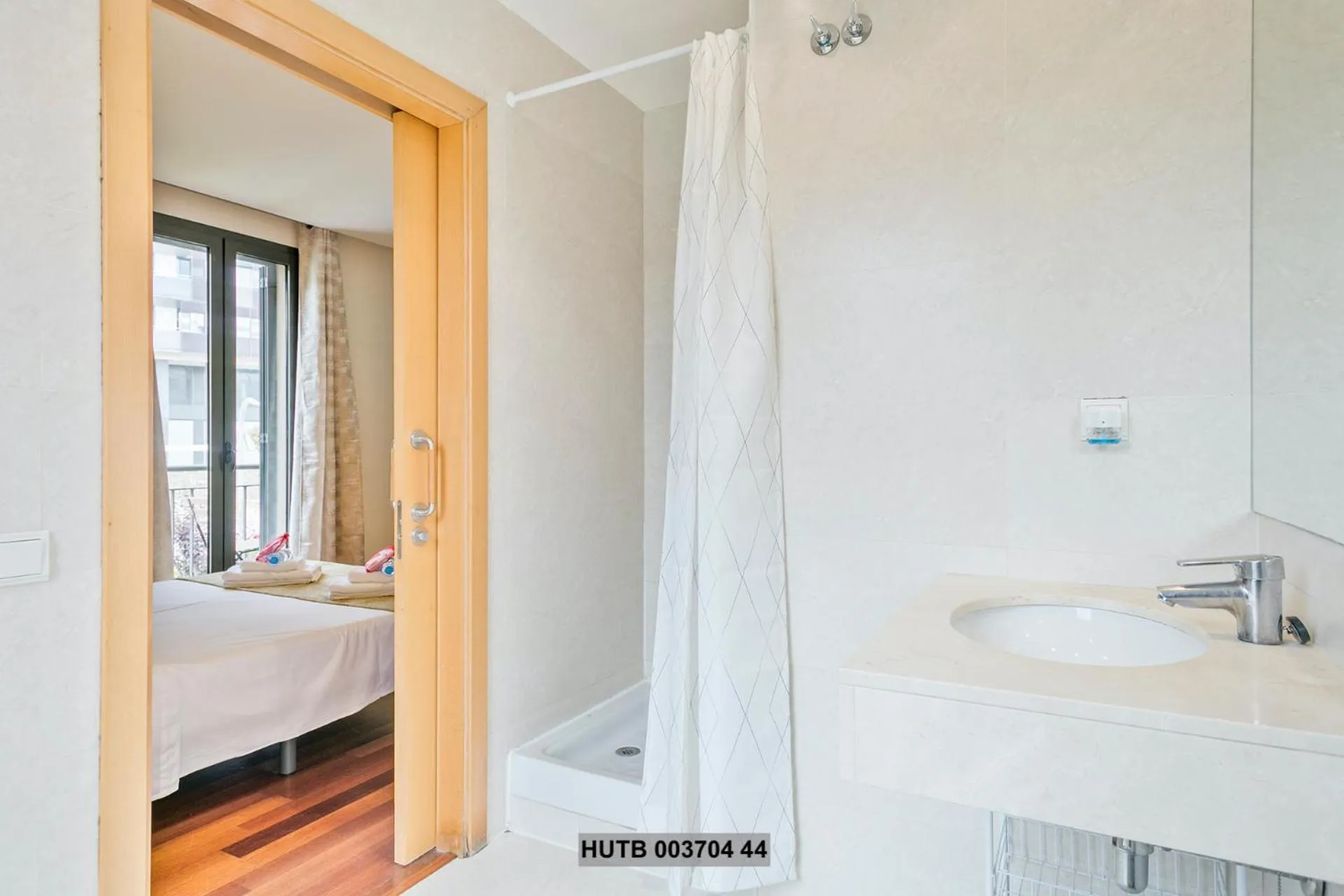 Bathroom, Bed in Alcam Anglesola