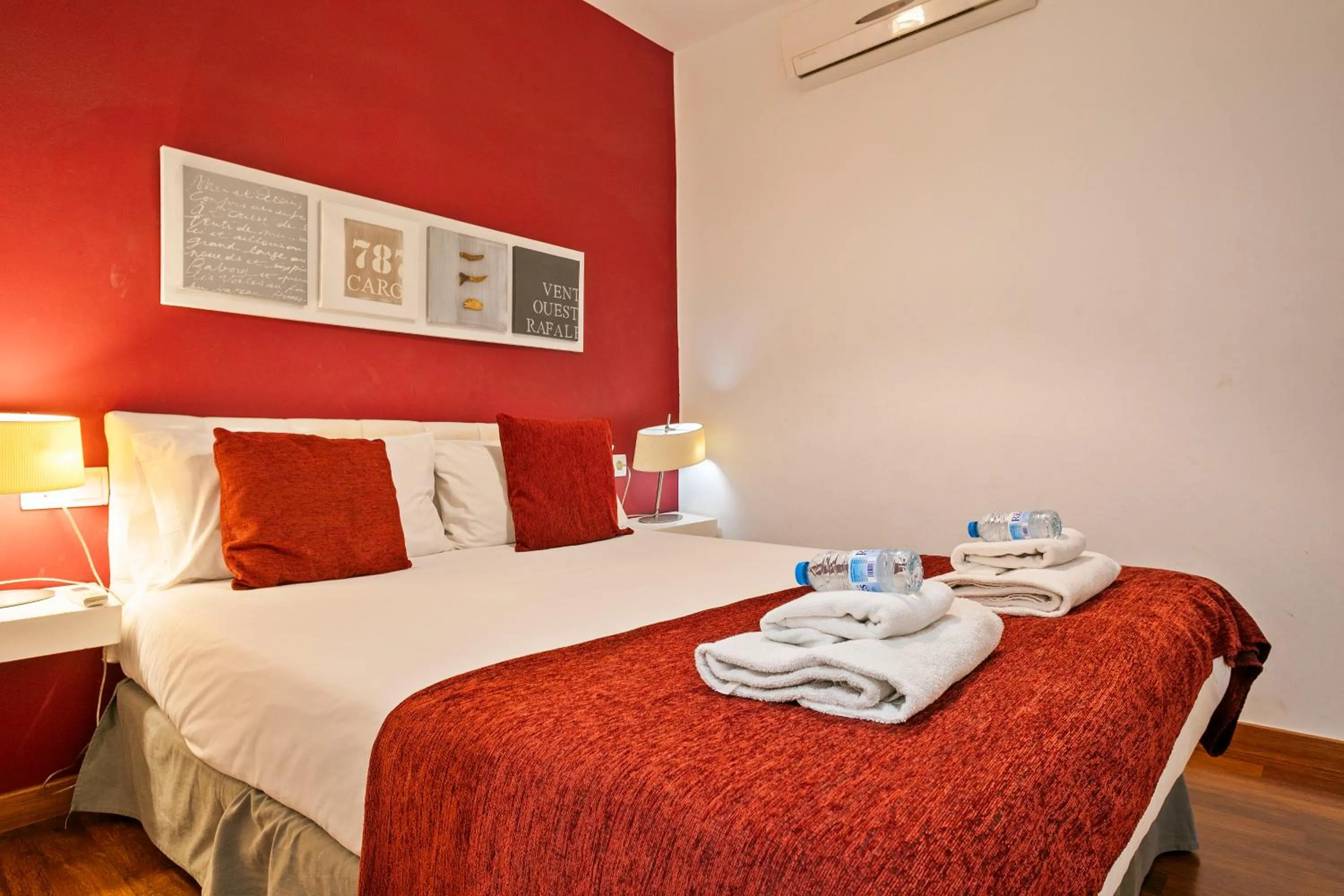 Bedroom, Bed in Alcam Enamorats