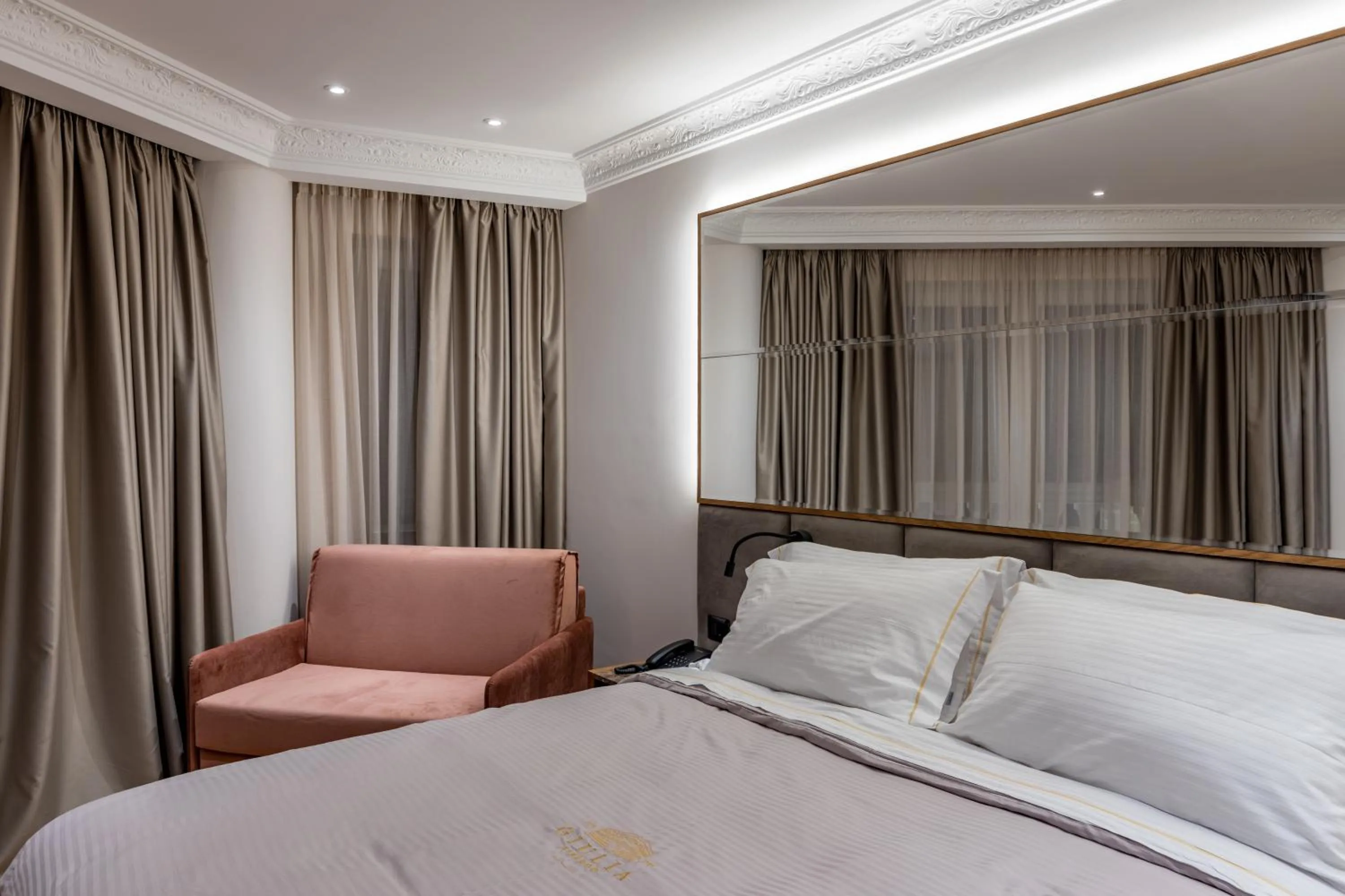 Bedroom, Bed in Giulia Albérgo Hotel