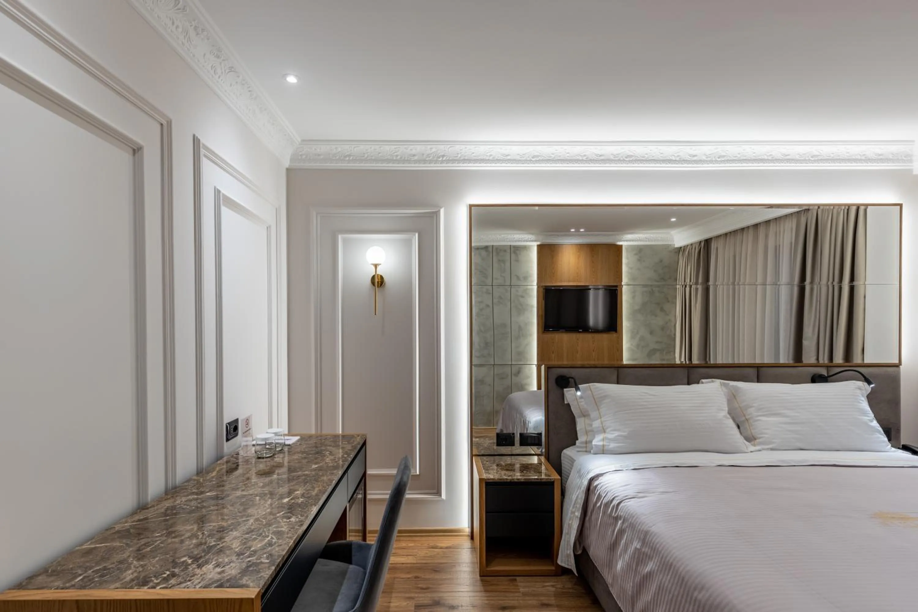 Photo of the whole room, Bed in Giulia Albérgo Hotel