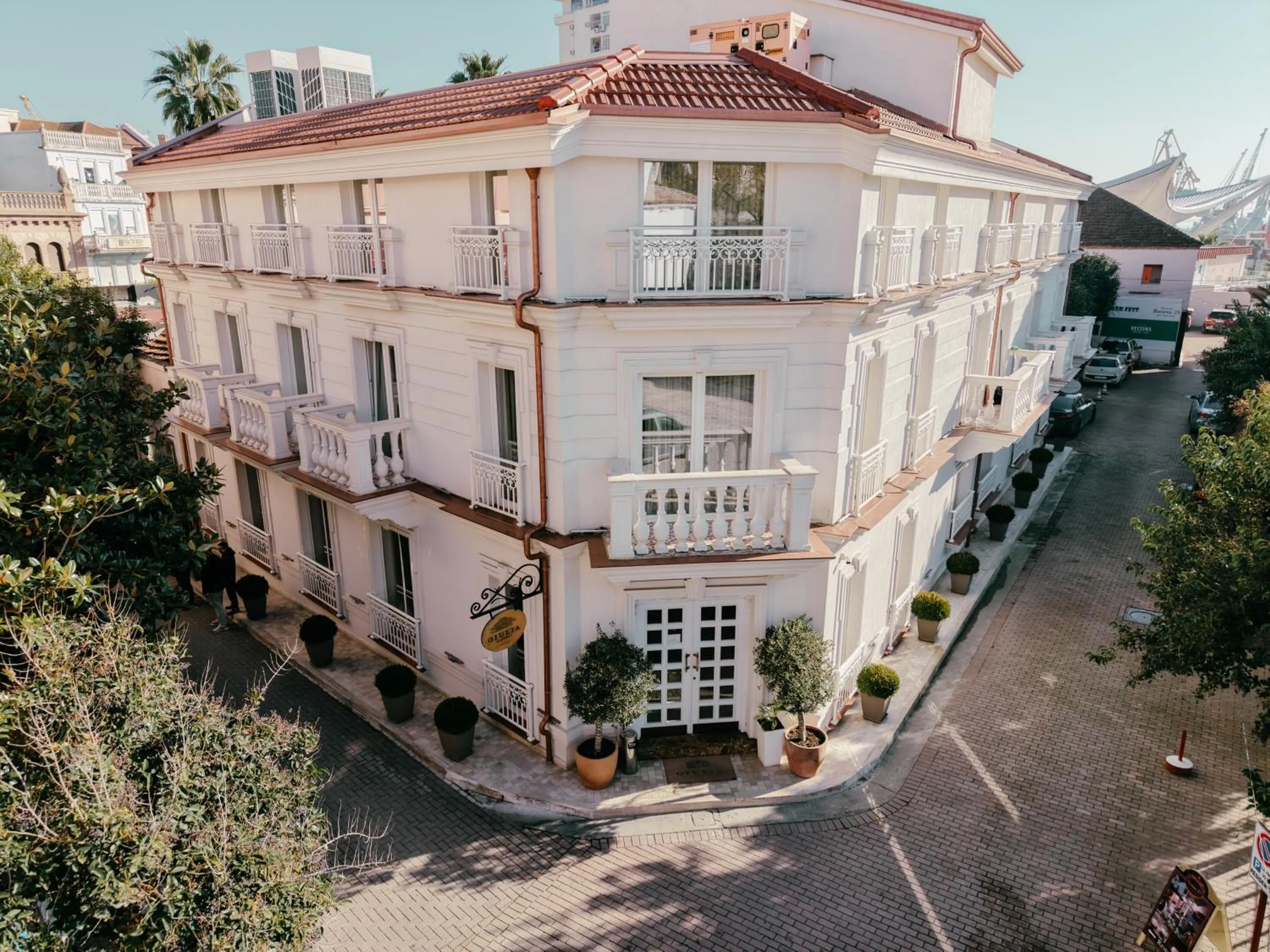 Facade/entrance in Moenia Boutique Hotel