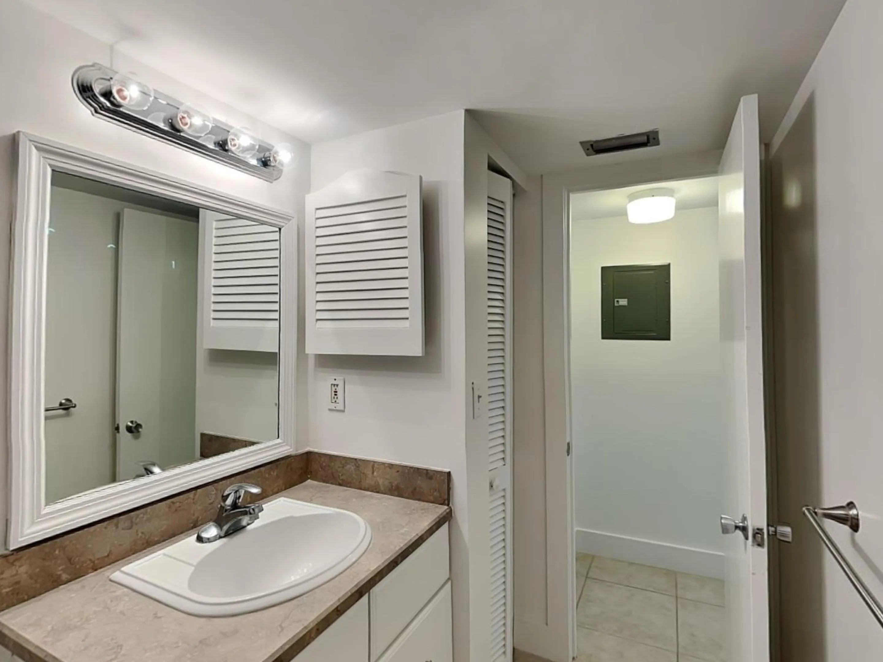 Ocean Village Club O35