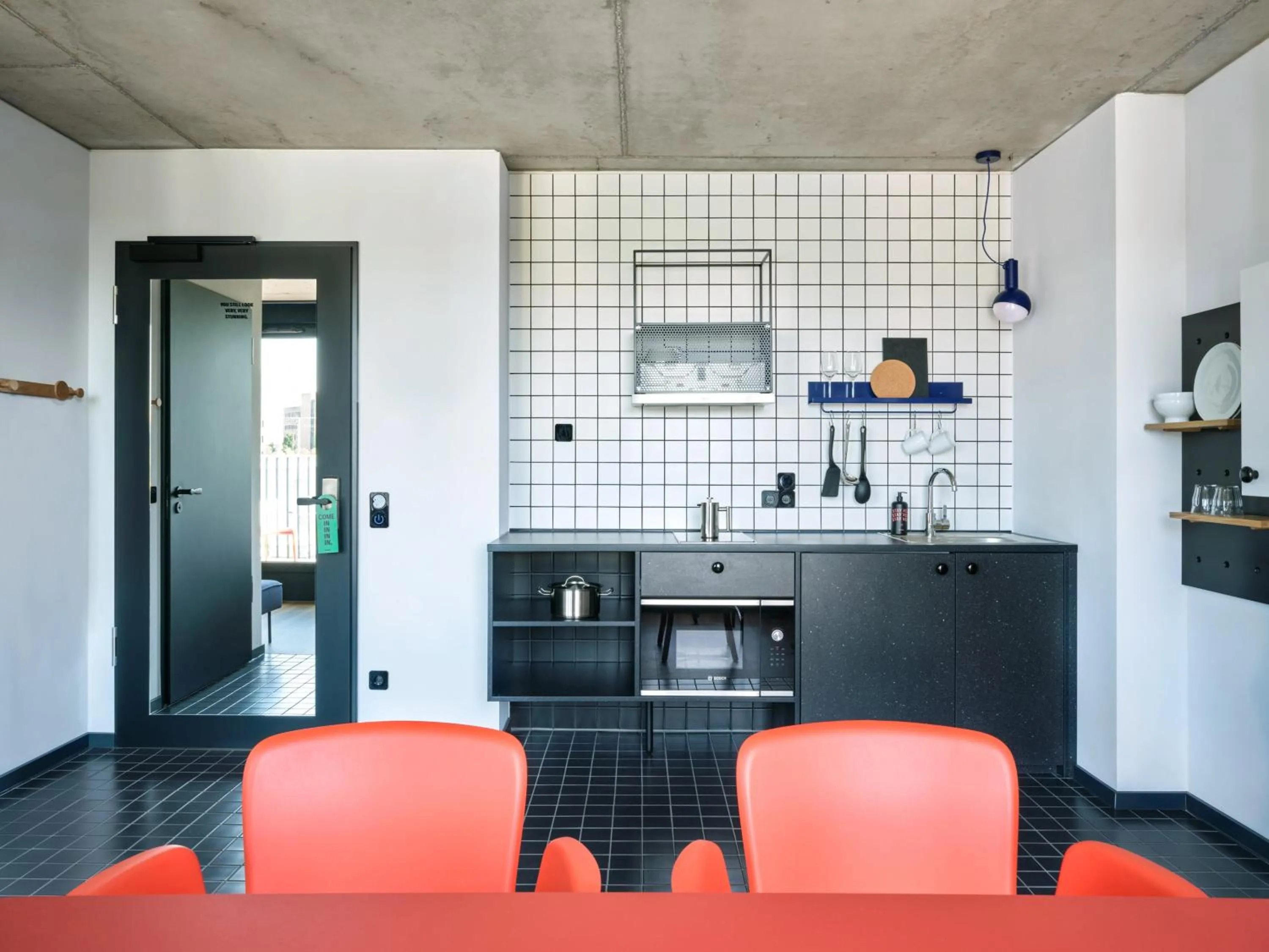 Kitchen or kitchenette in STAYERY Frankfurt Sachsenhausen