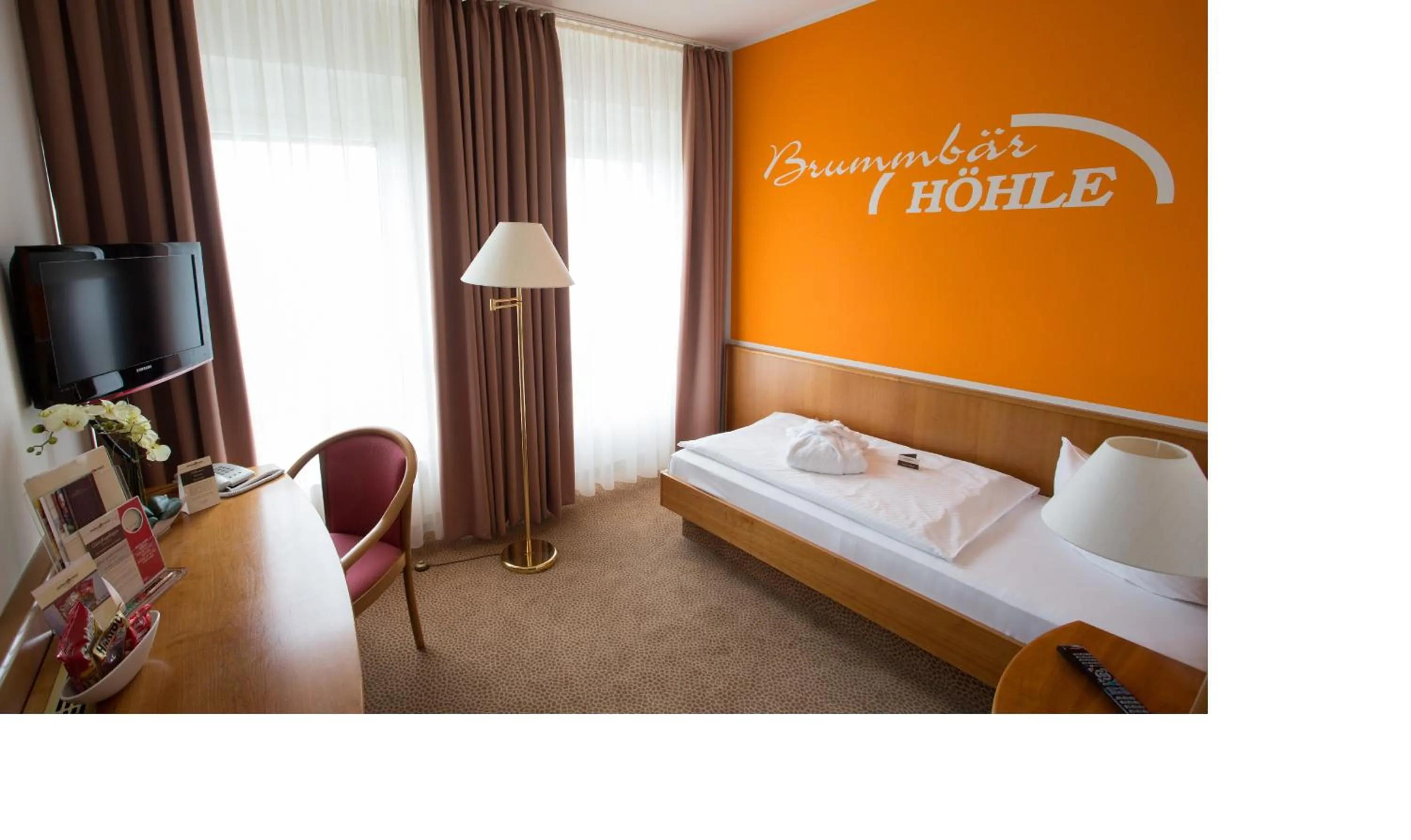 Photo of the whole room, Bed in Hotel Sportwelt Radeberg