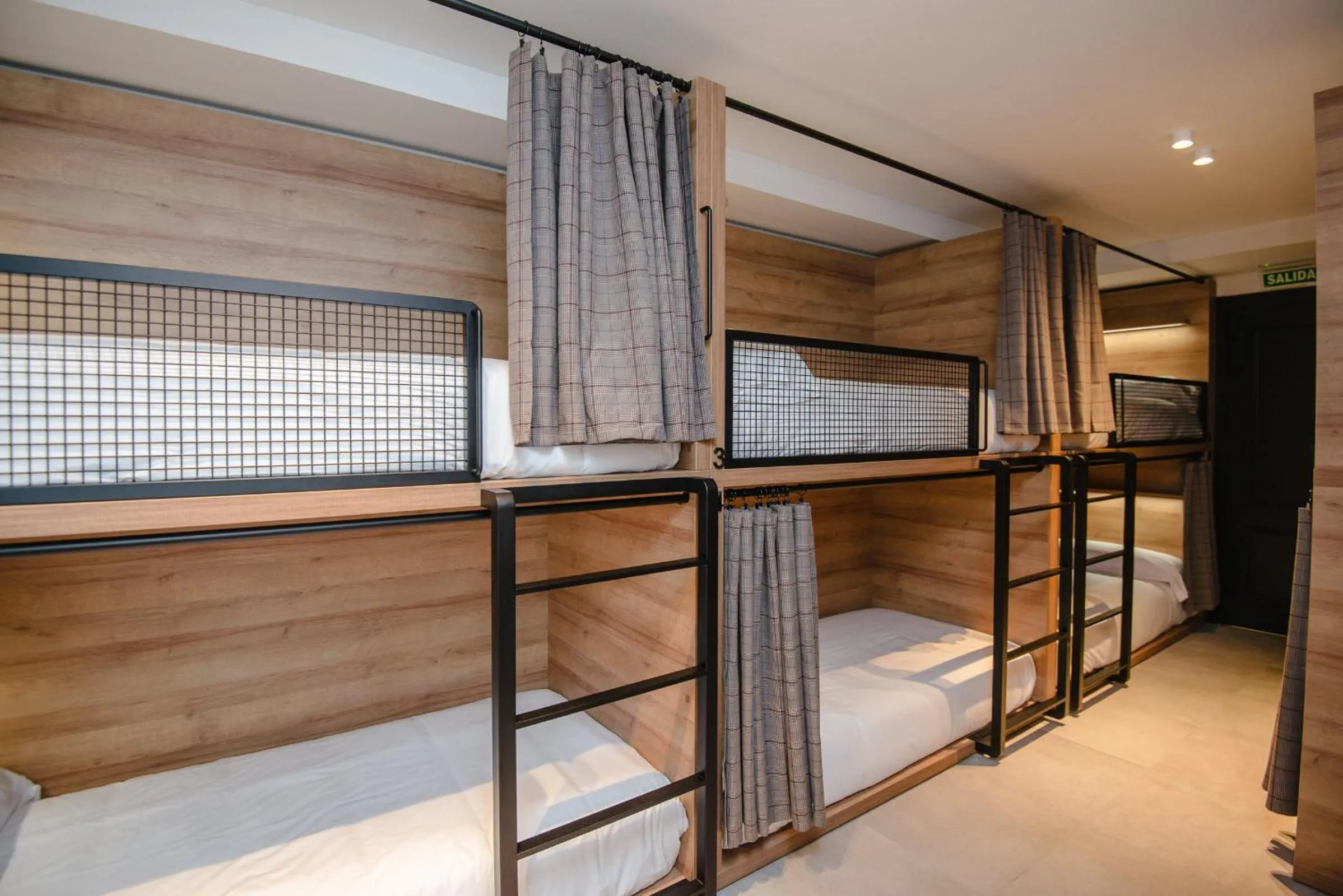 bunk bed, Bed in LATROUPE La Granja