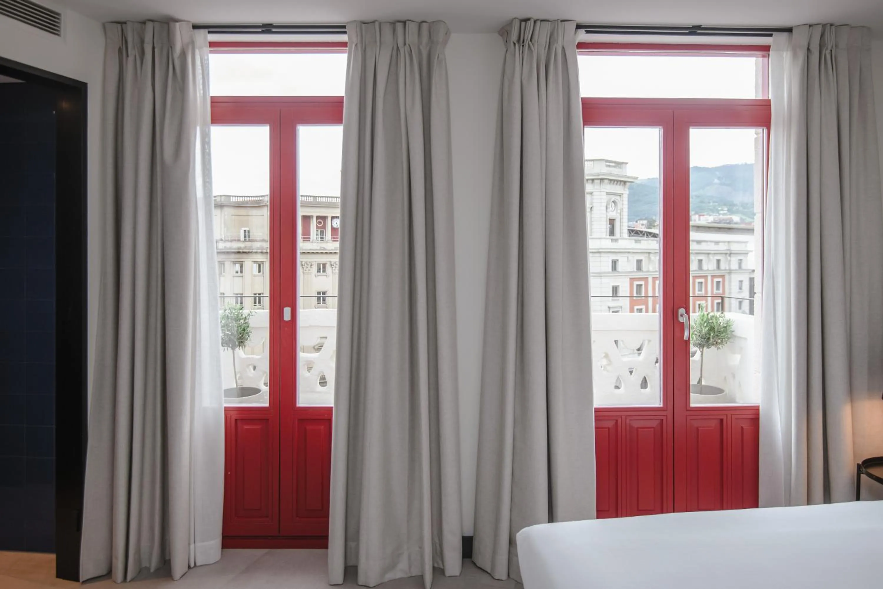 City view, Bed in LATROUPE La Granja