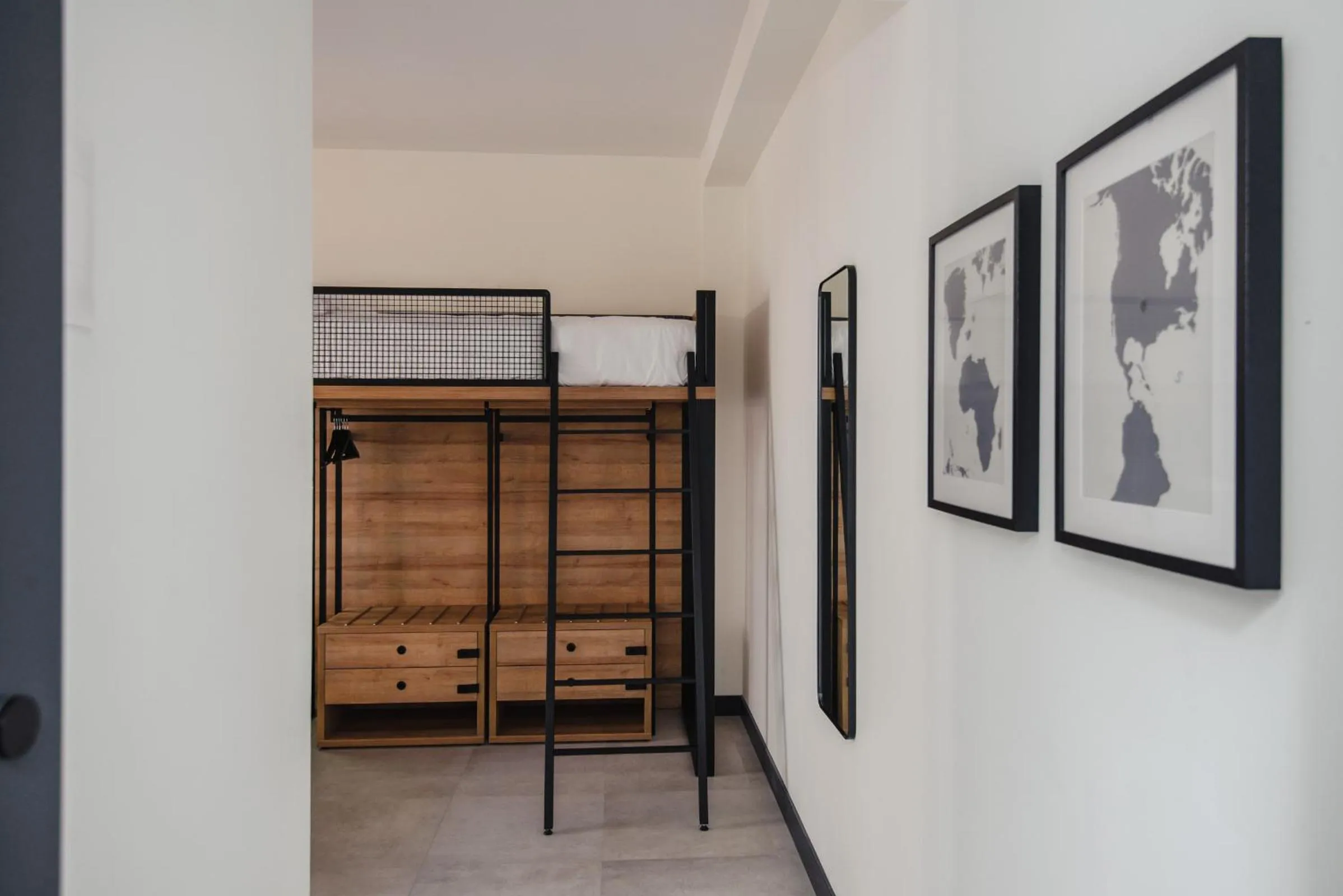 bunk bed, Bed in LATROUPE La Granja