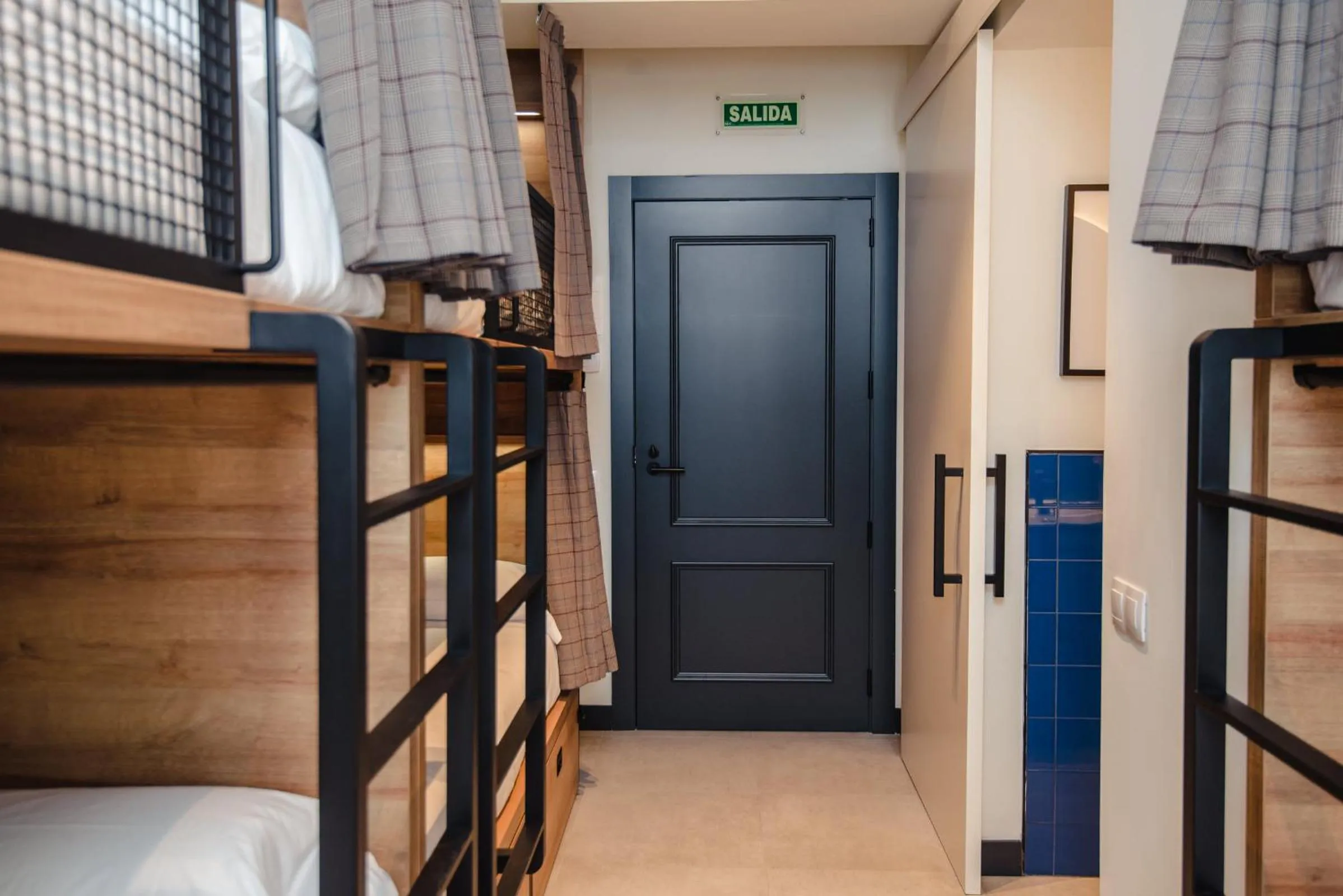 bunk bed, Bed in LATROUPE La Granja