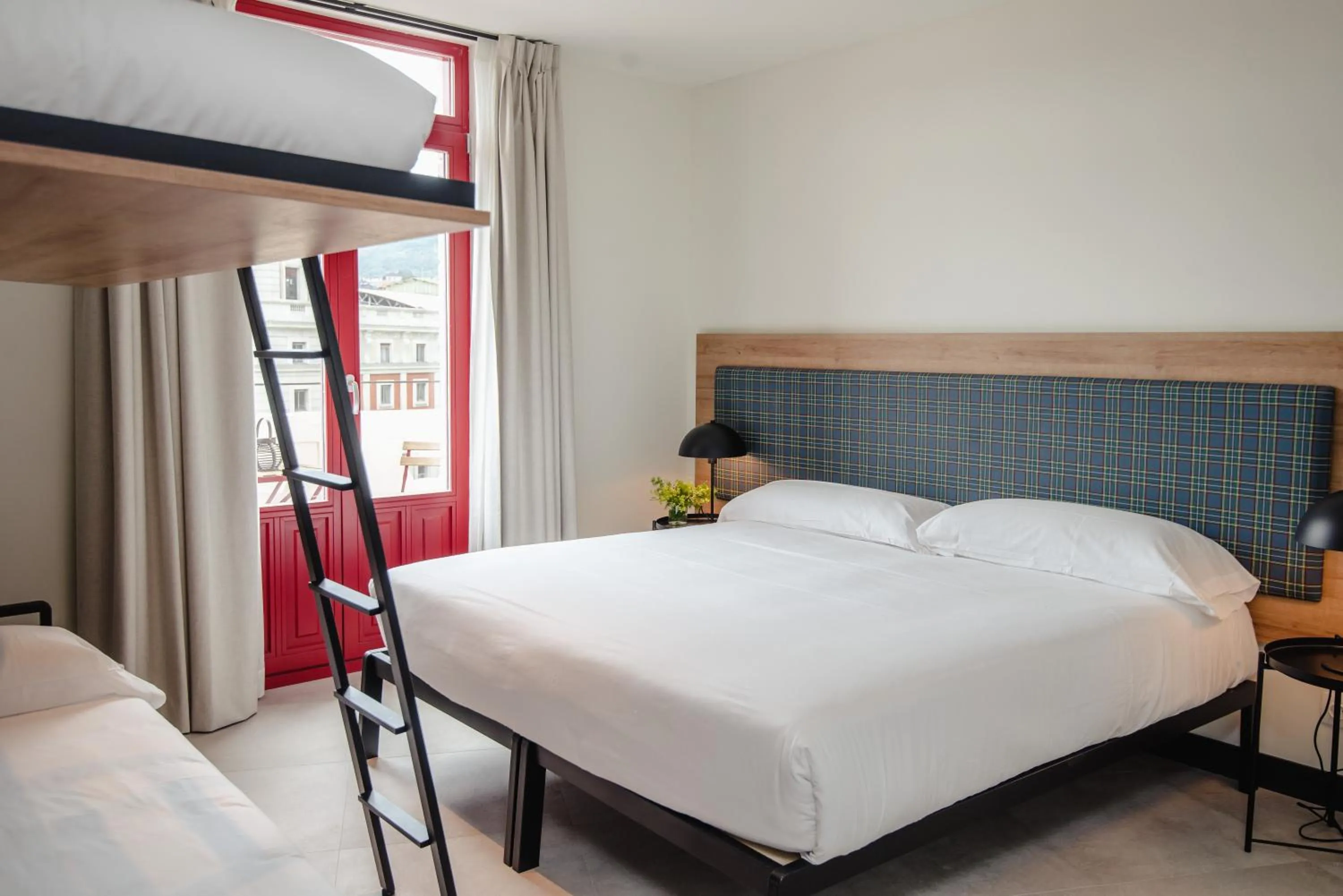 Photo of the whole room, Bed in LATROUPE La Granja