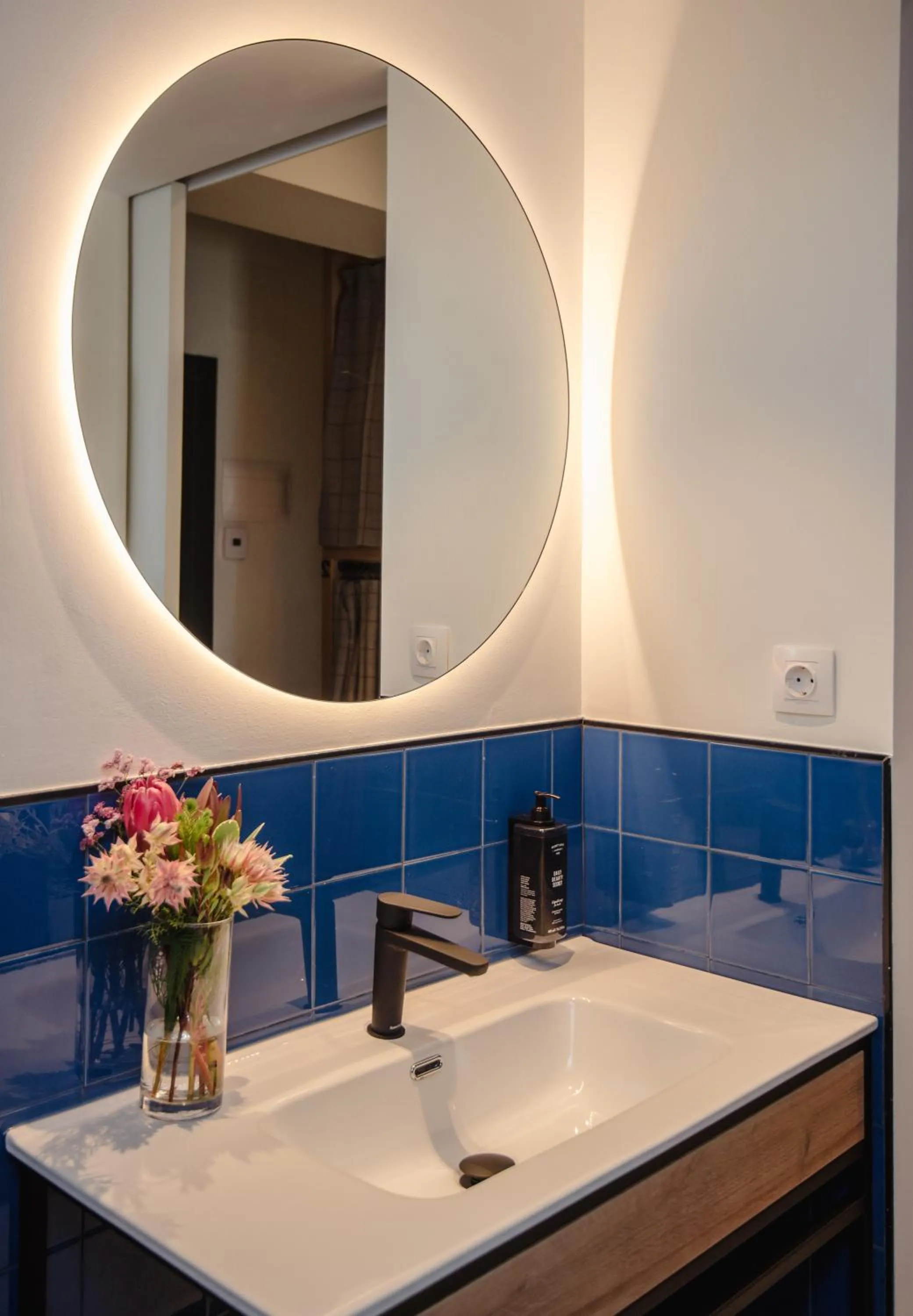 Bathroom in LATROUPE La Granja