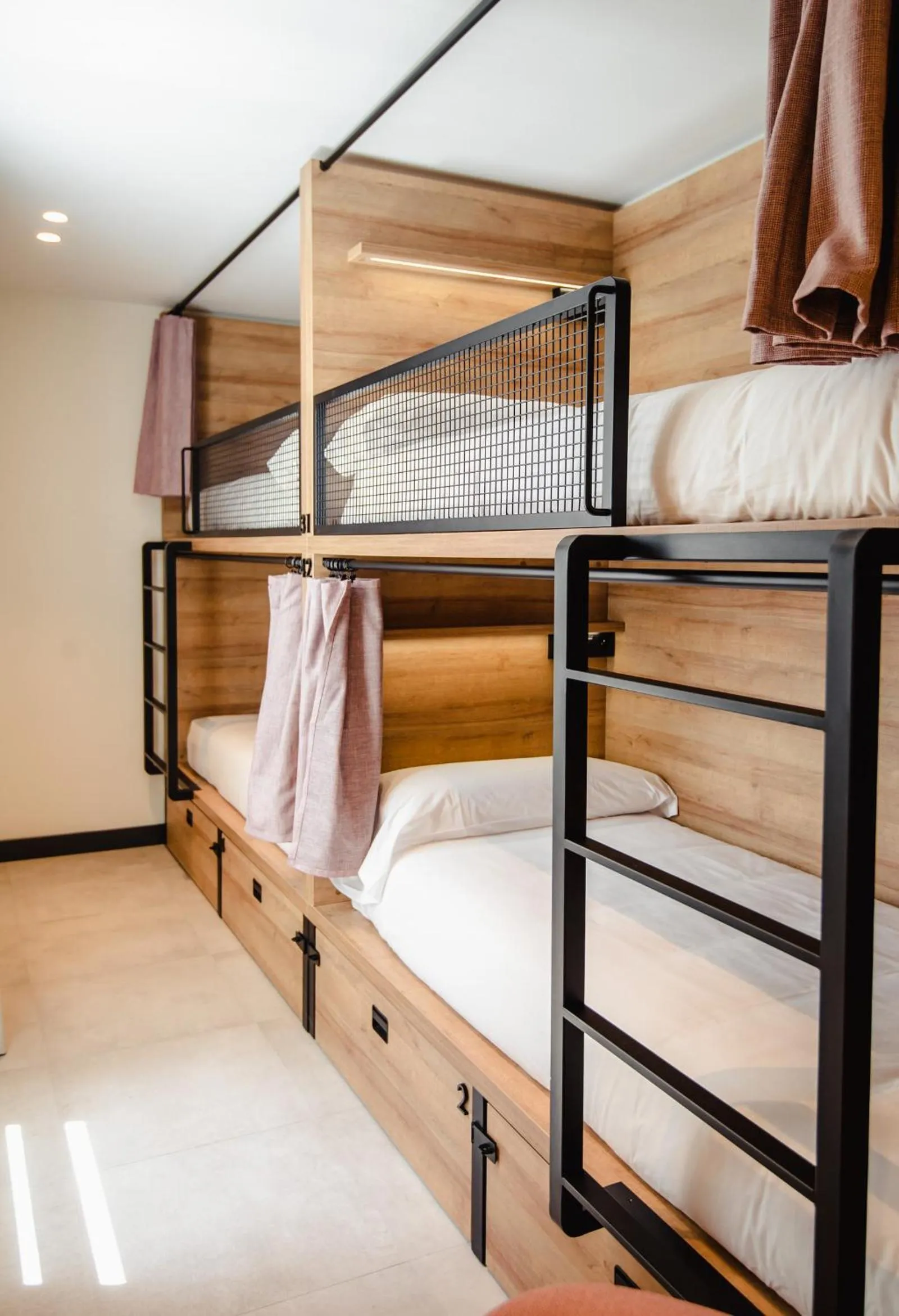 bunk bed, Bed in LATROUPE La Granja