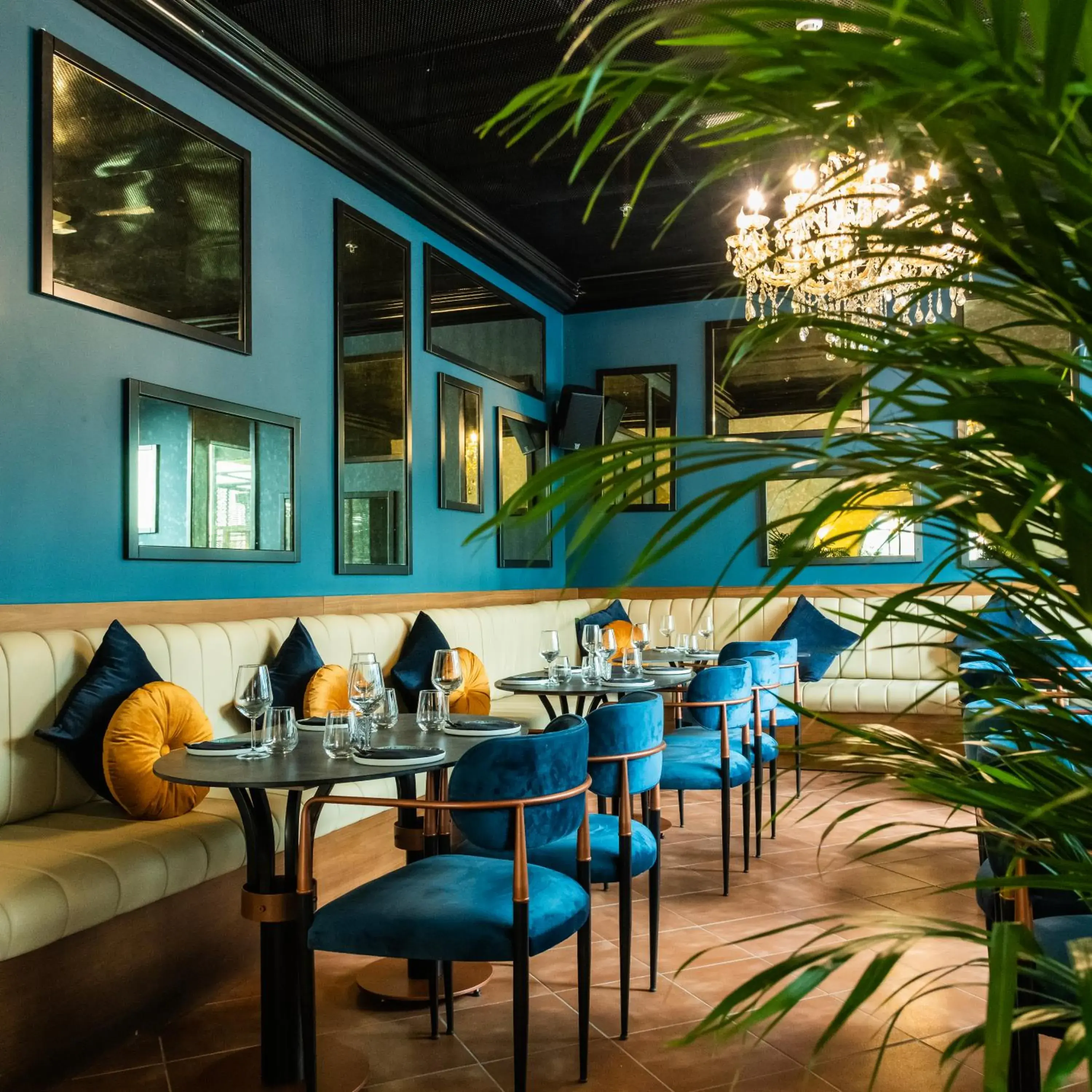 Restaurant/places to eat in Somerset West Bay Doha Restaurant/places to eat in Somerset West Bay Doha