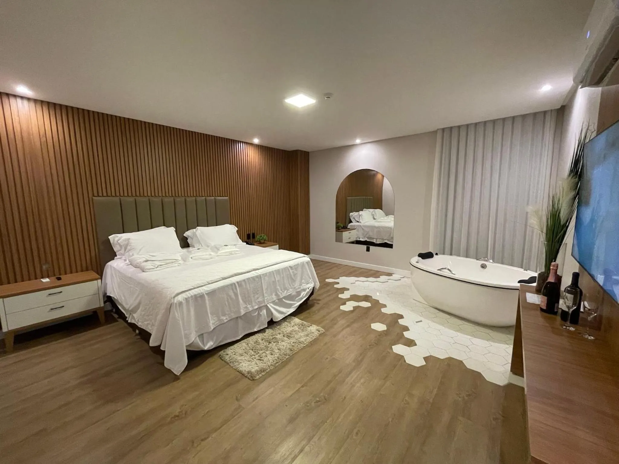 Photo of the whole room, Bed in Hotel do Lago