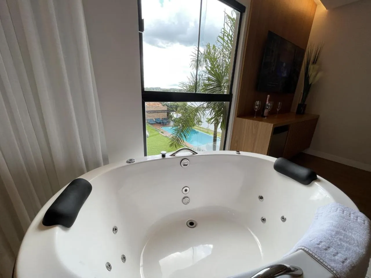 Hot Tub in Hotel do Lago