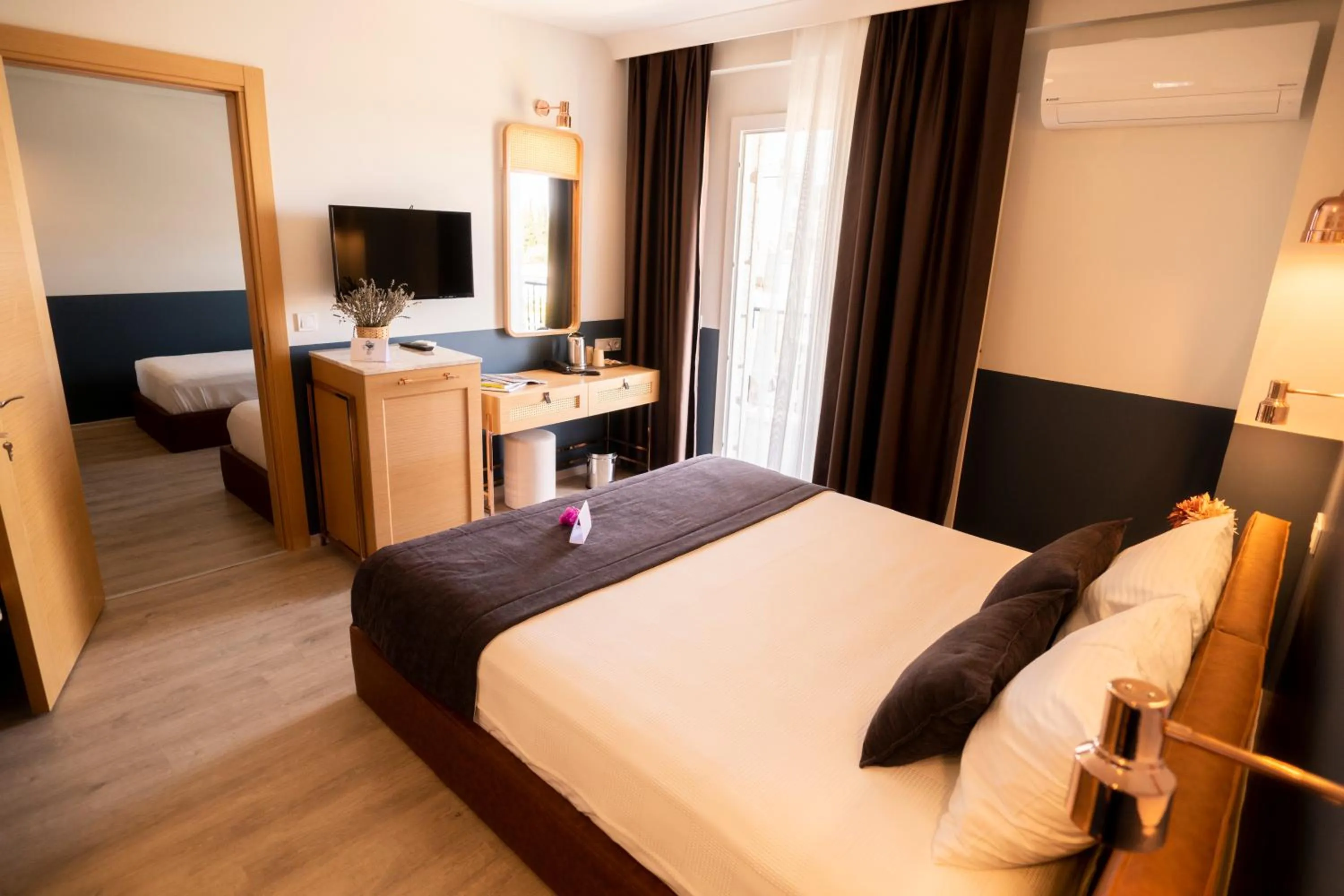 Photo of the whole room, Bed in Urla 1867 Hotel