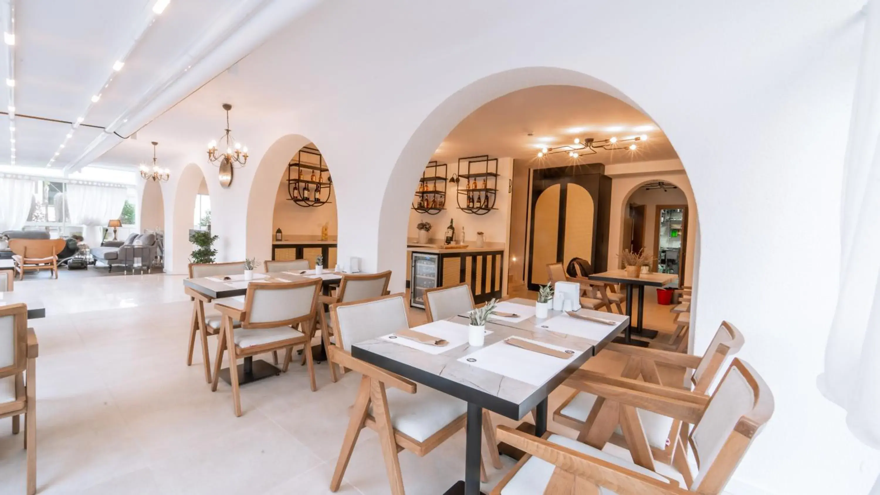 Restaurant/places to eat in Urla 1867 Hotel Restaurant/places to eat in Urla 1867 Hotel