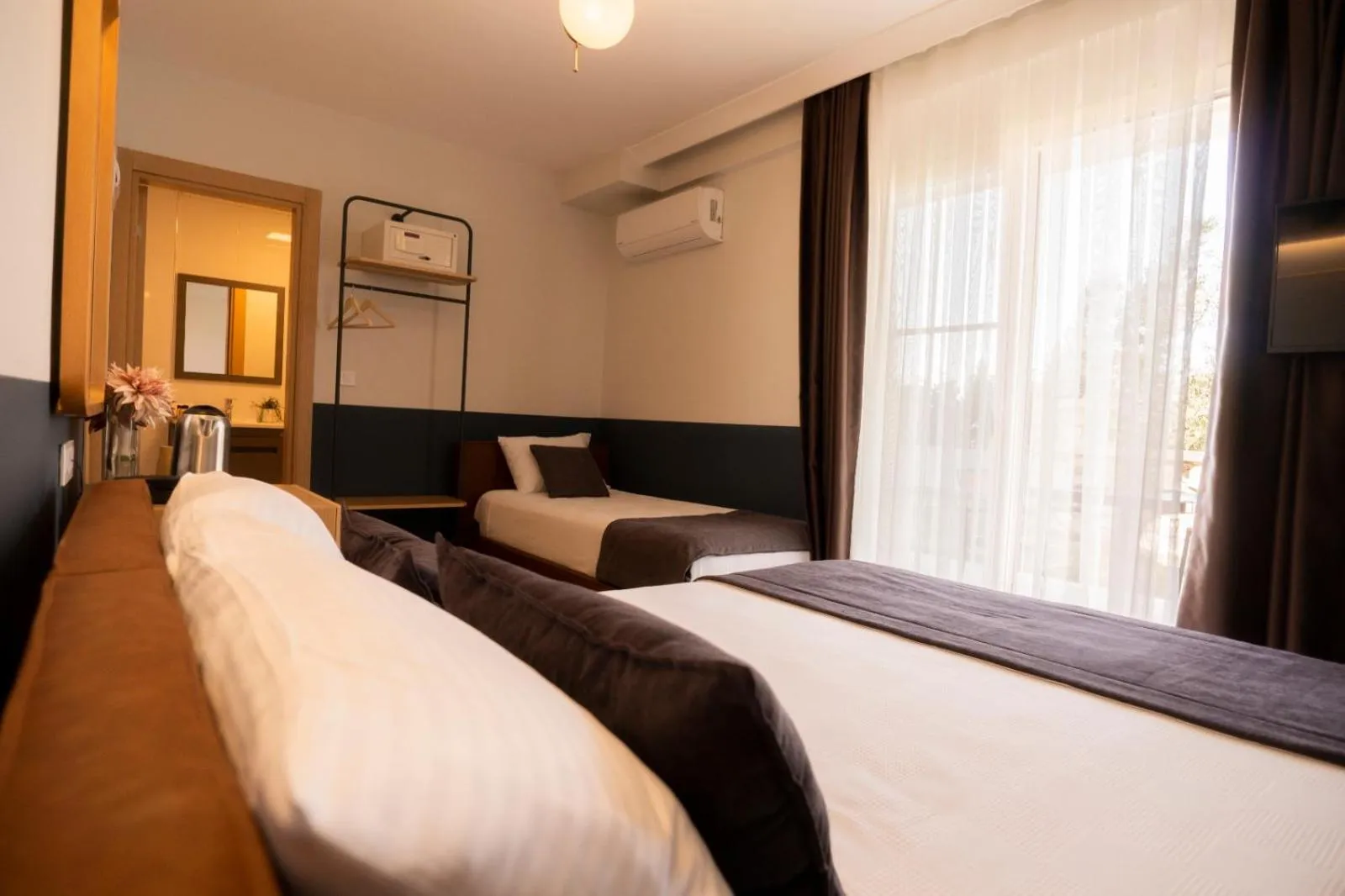 Photo of the whole room, Bed in Urla 1867 Hotel