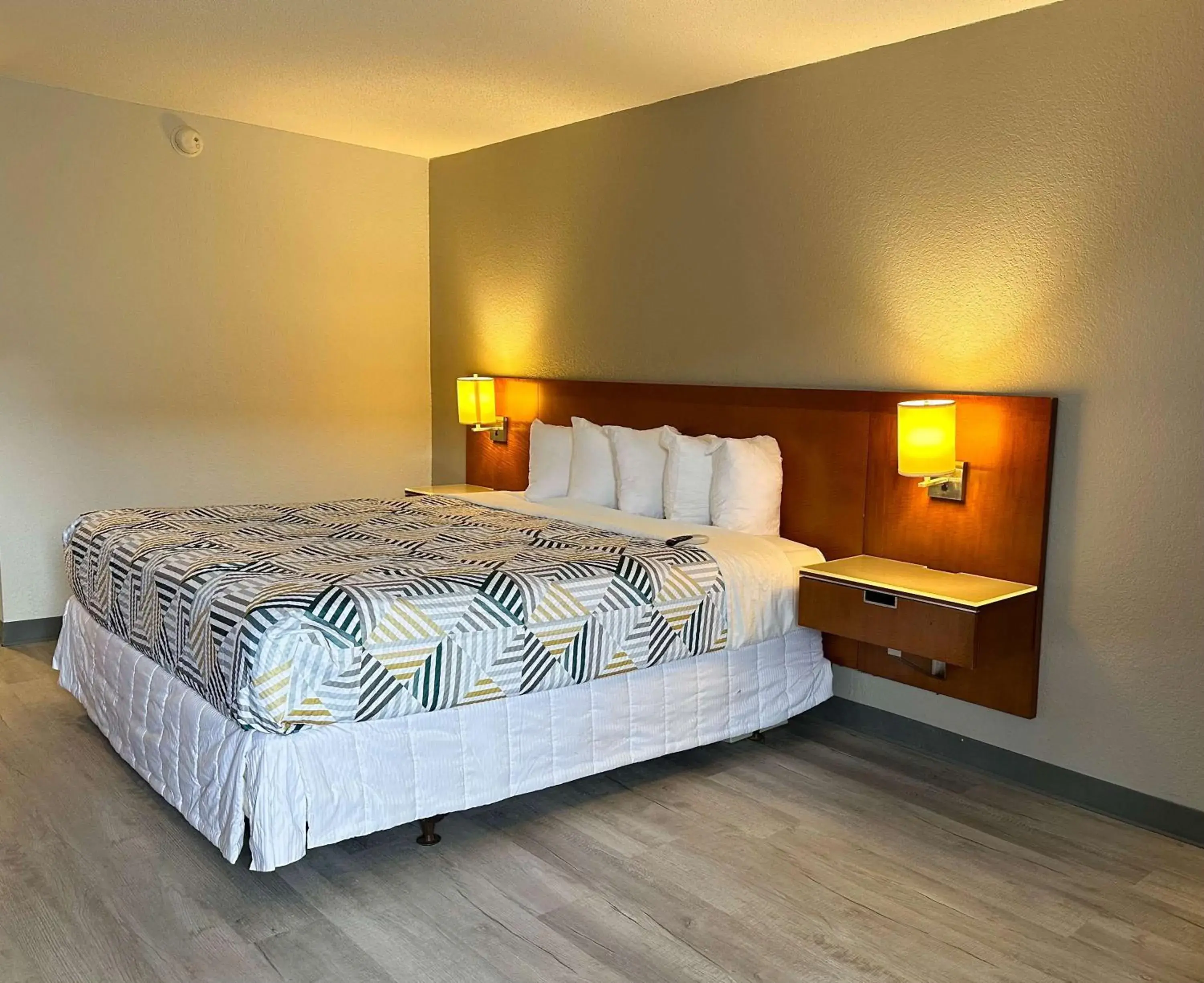 Bedroom, Bed in Motel 6 Forrest City AR Bedroom, Bed in Motel 6 Forrest City AR