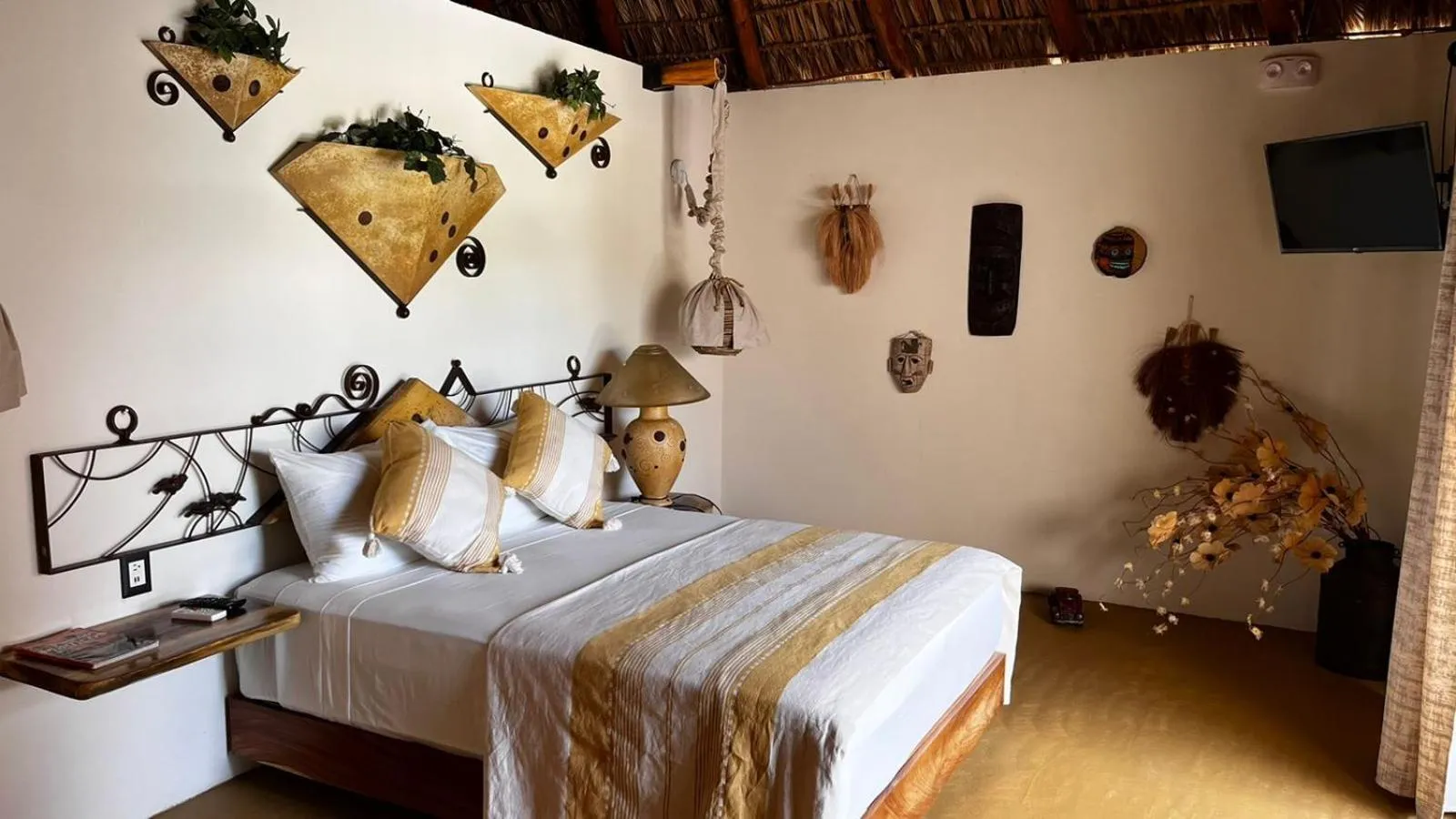 Bed in Cabañas Sicarú Mazunte