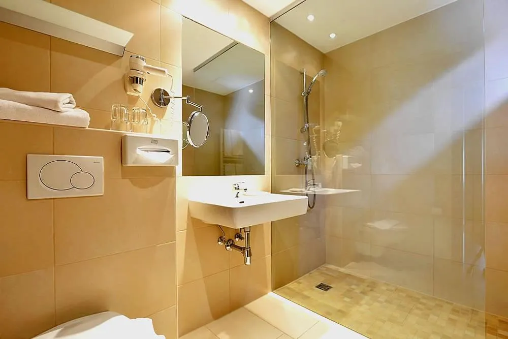 Bathroom in Hotel Malerhaus