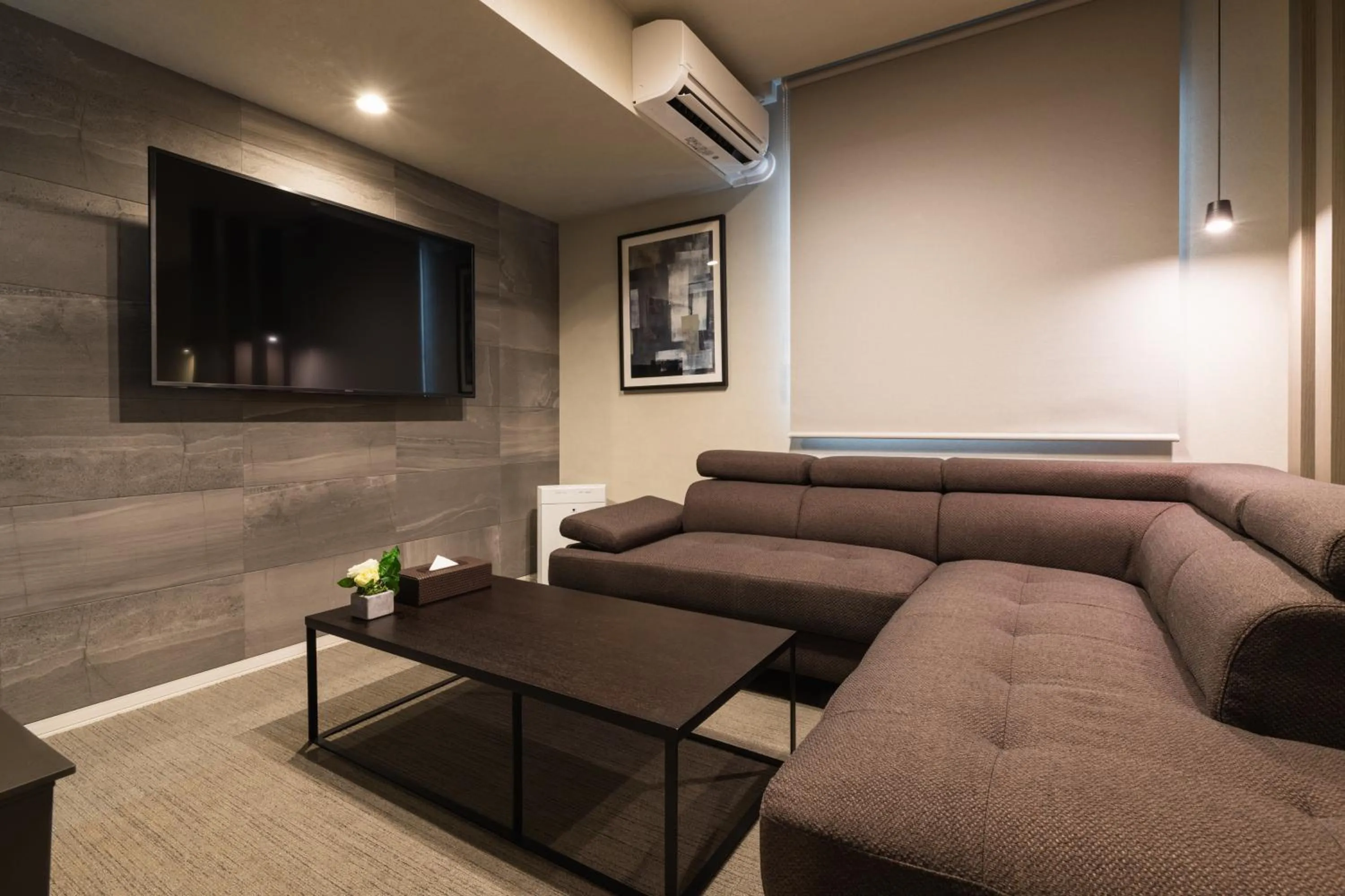 Photo of the whole room in GRAND BASE Saiwaimachi