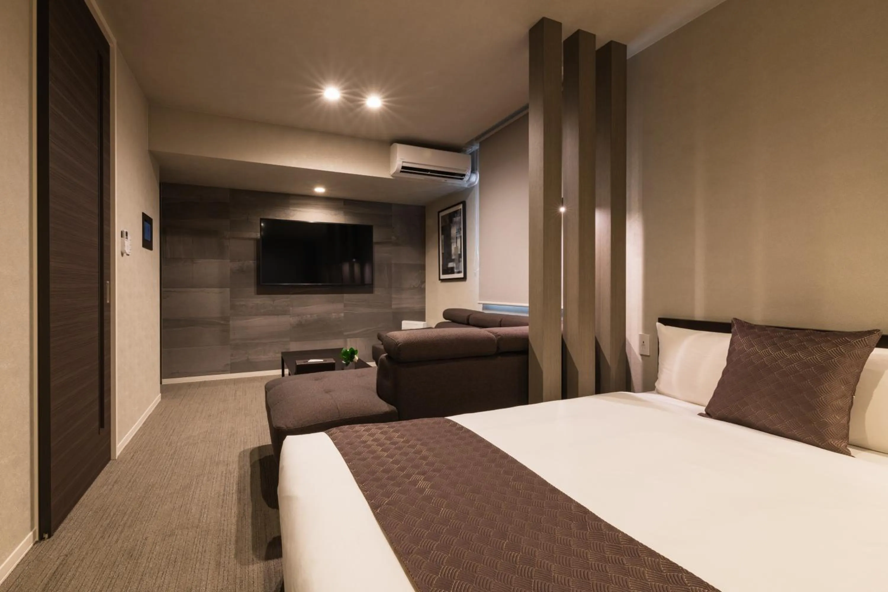 Photo of the whole room, Bed in GRAND BASE Saiwaimachi