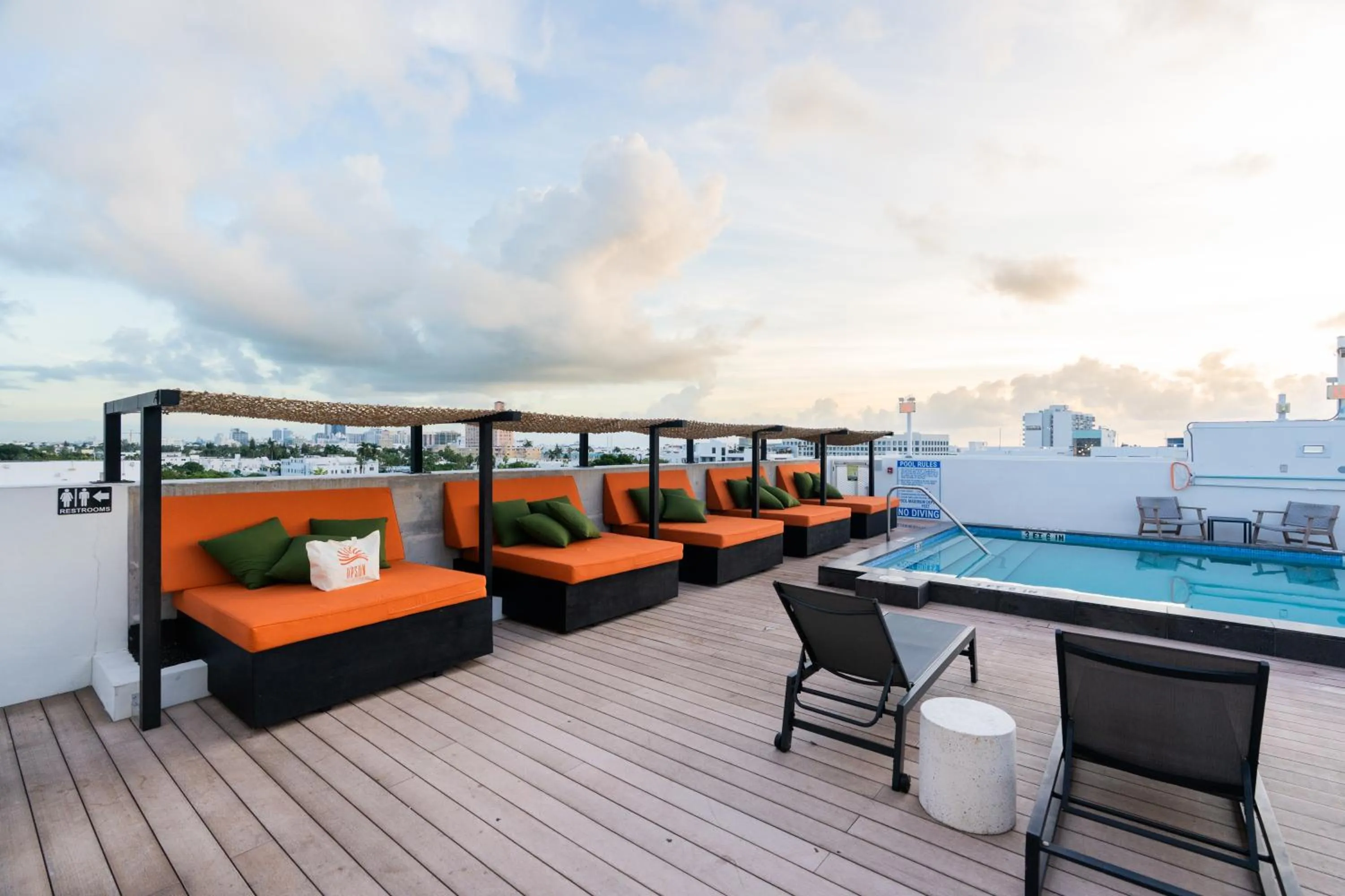 Swimming pool in Upsun Hotel