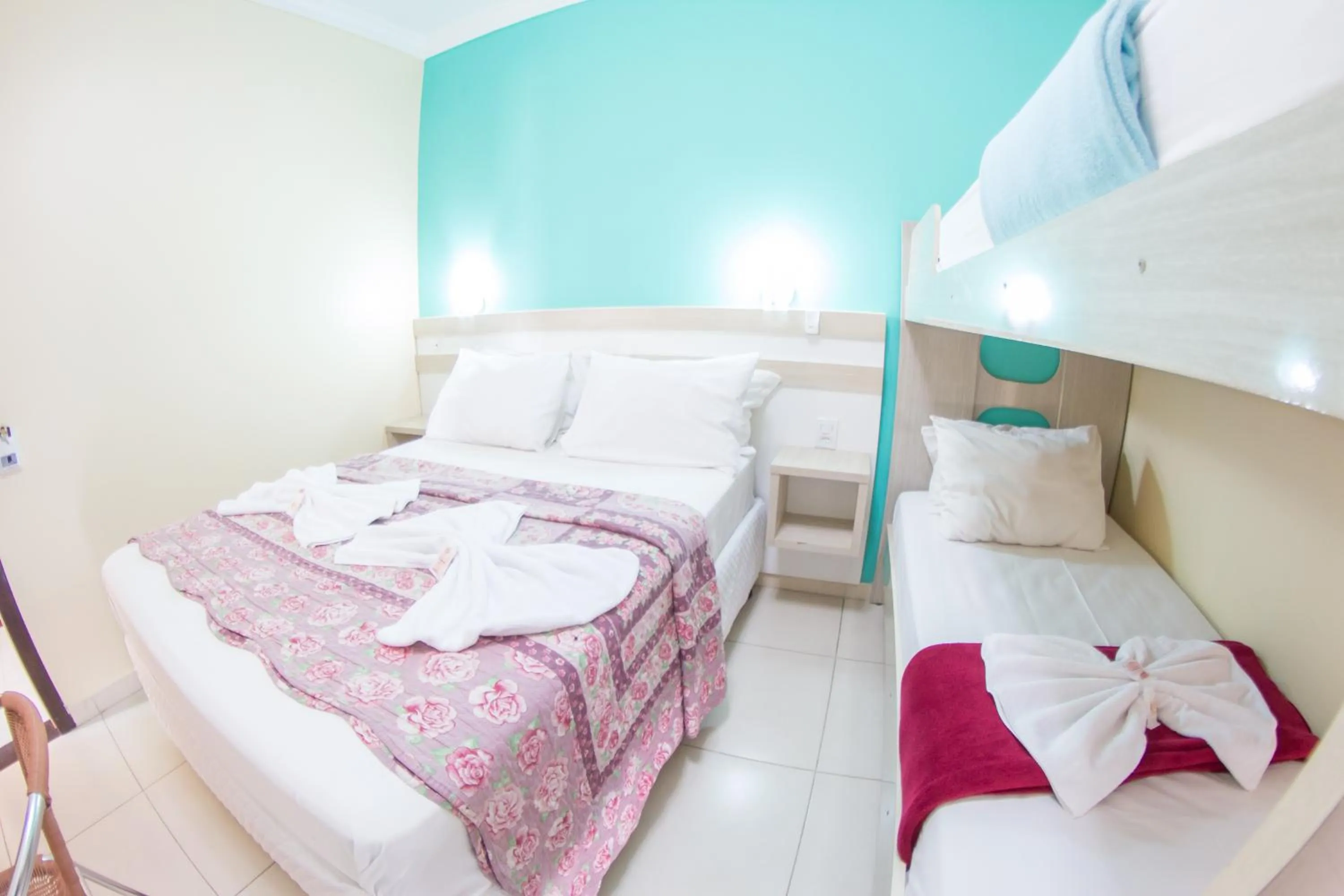 Photo of the whole room, Bed in Villarejo Parque Hotel