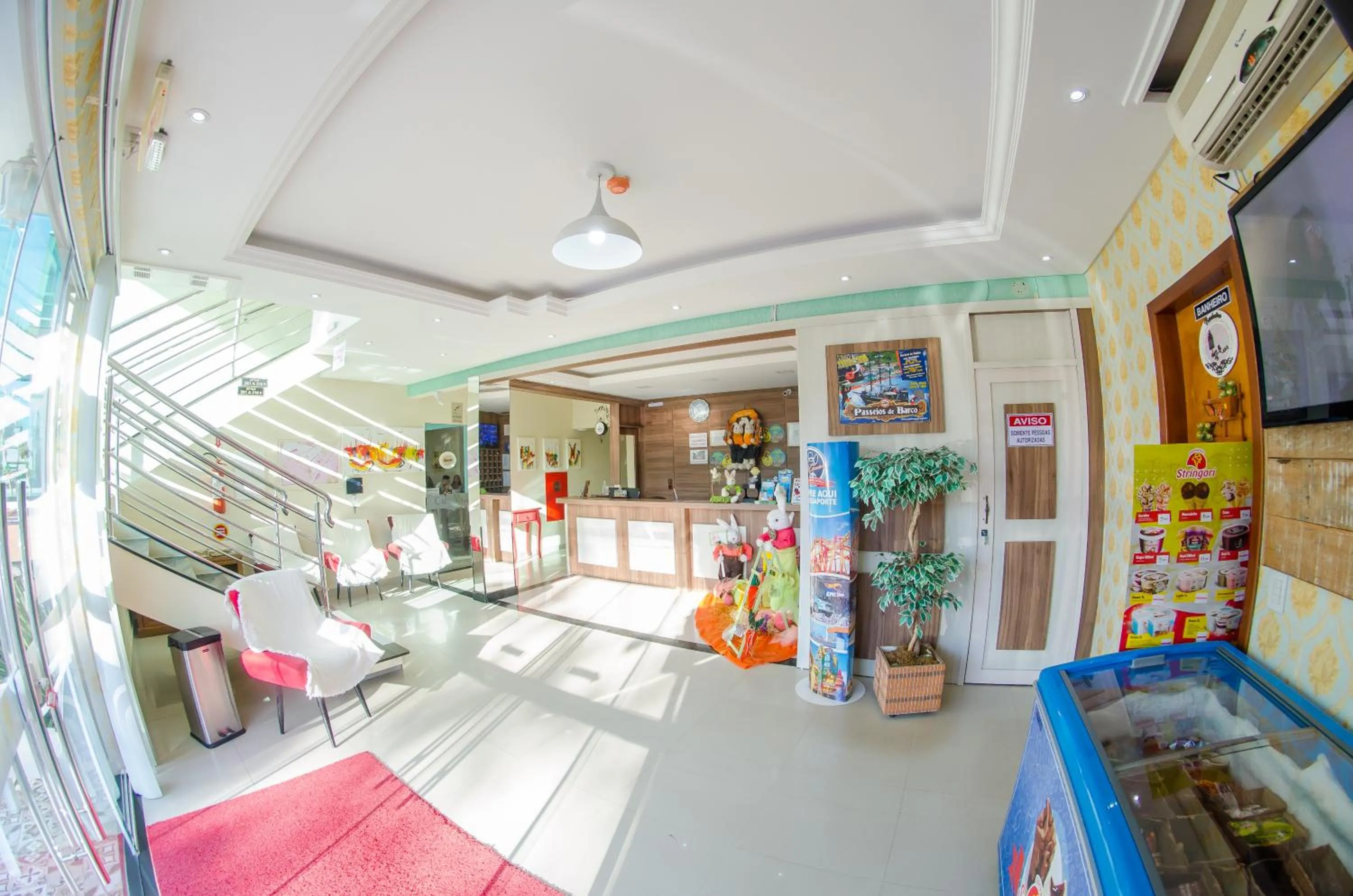 Lobby or reception in Villarejo Parque Hotel