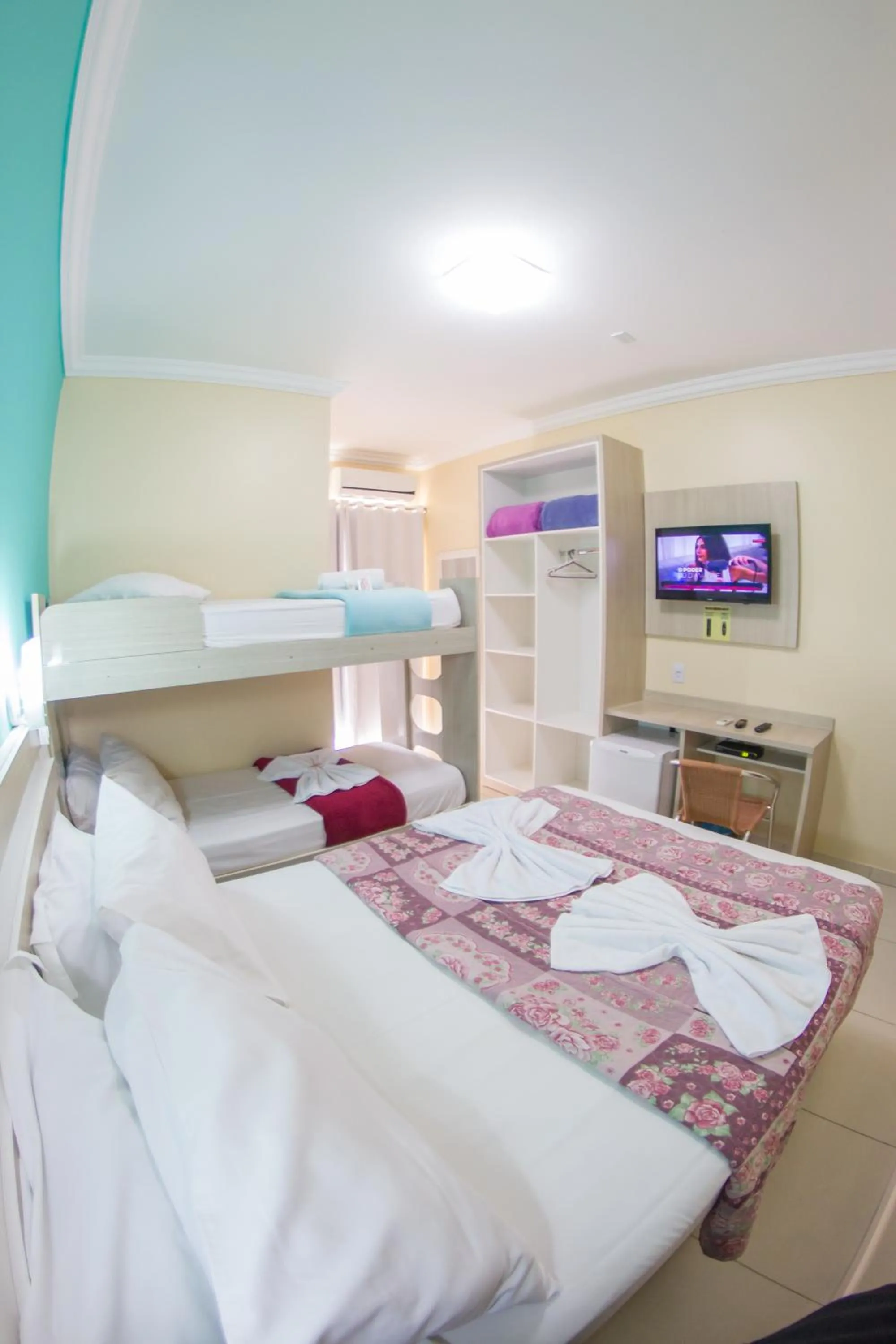 Photo of the whole room, Bed in Villarejo Parque Hotel