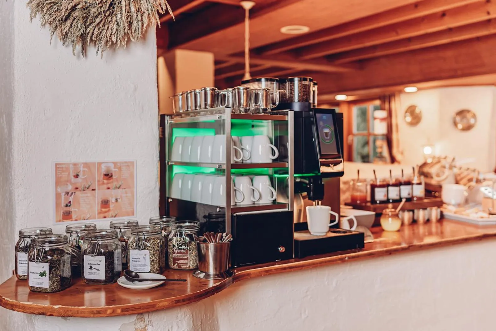 Buffet breakfast in Alpengasthof Hörnlepass