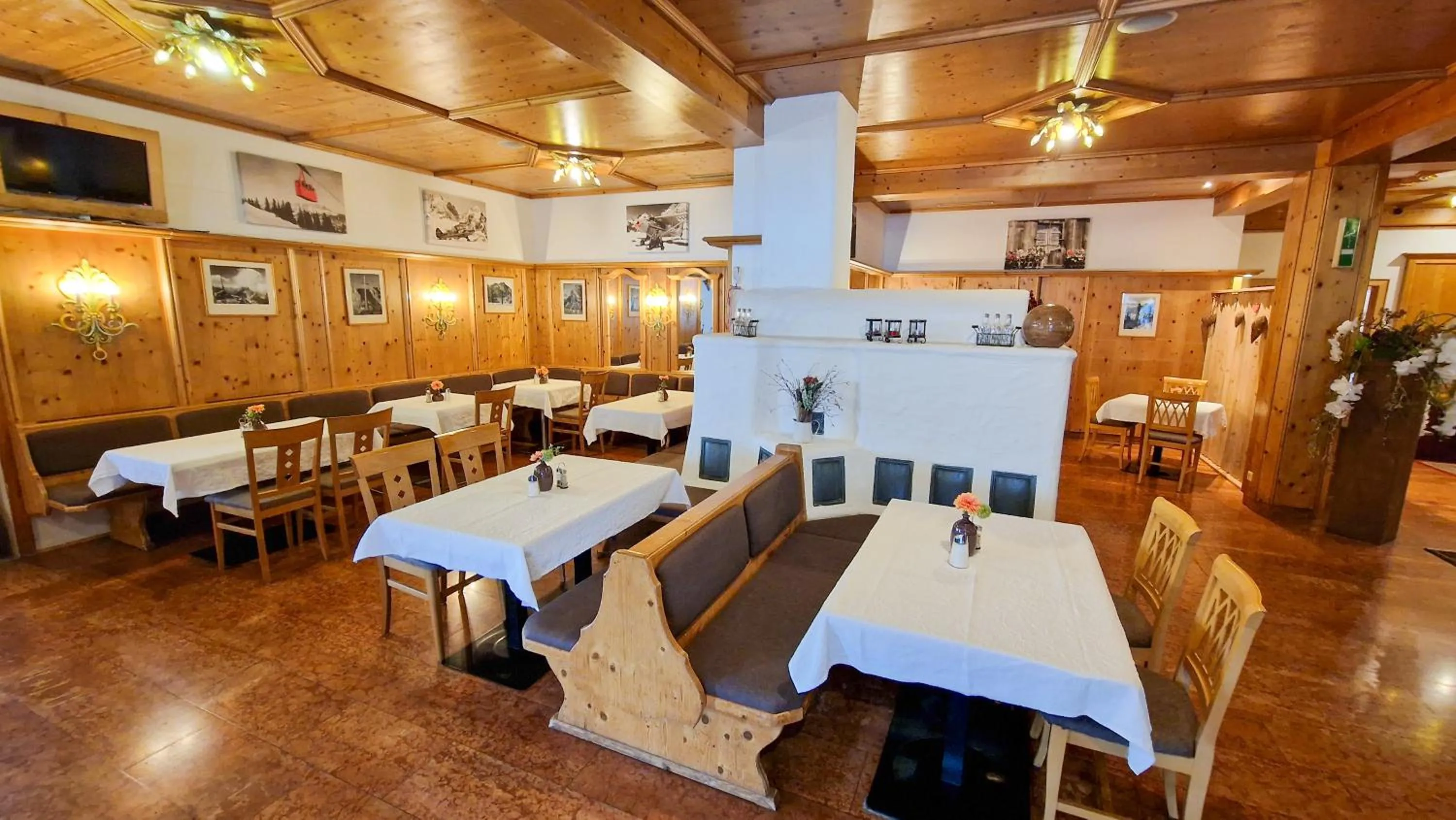 Restaurant/places to eat in Das Alpin - Hotel Garni Guesthouse