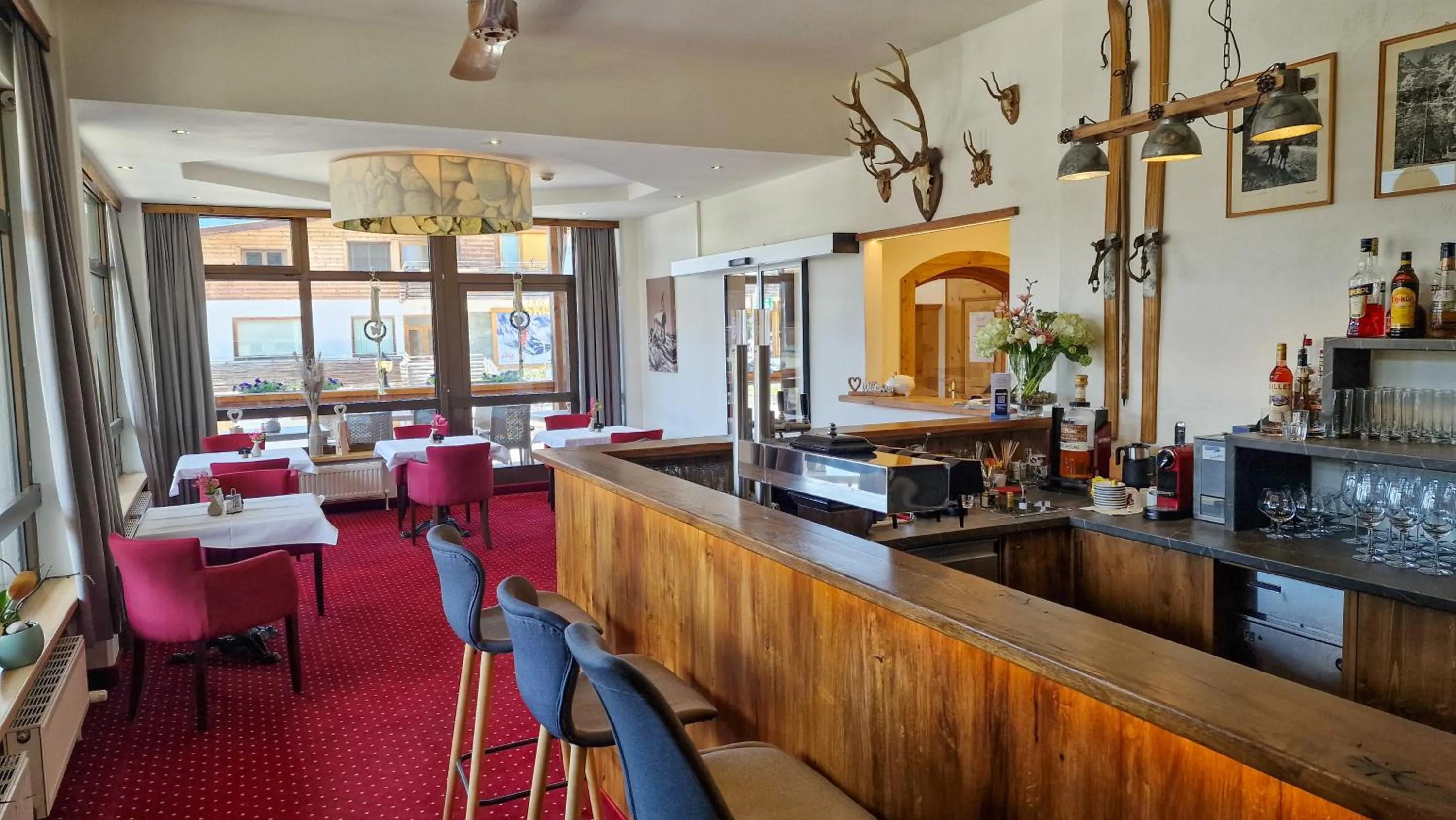 Restaurant/places to eat in Das Alpin - Hotel Garni Guesthouse