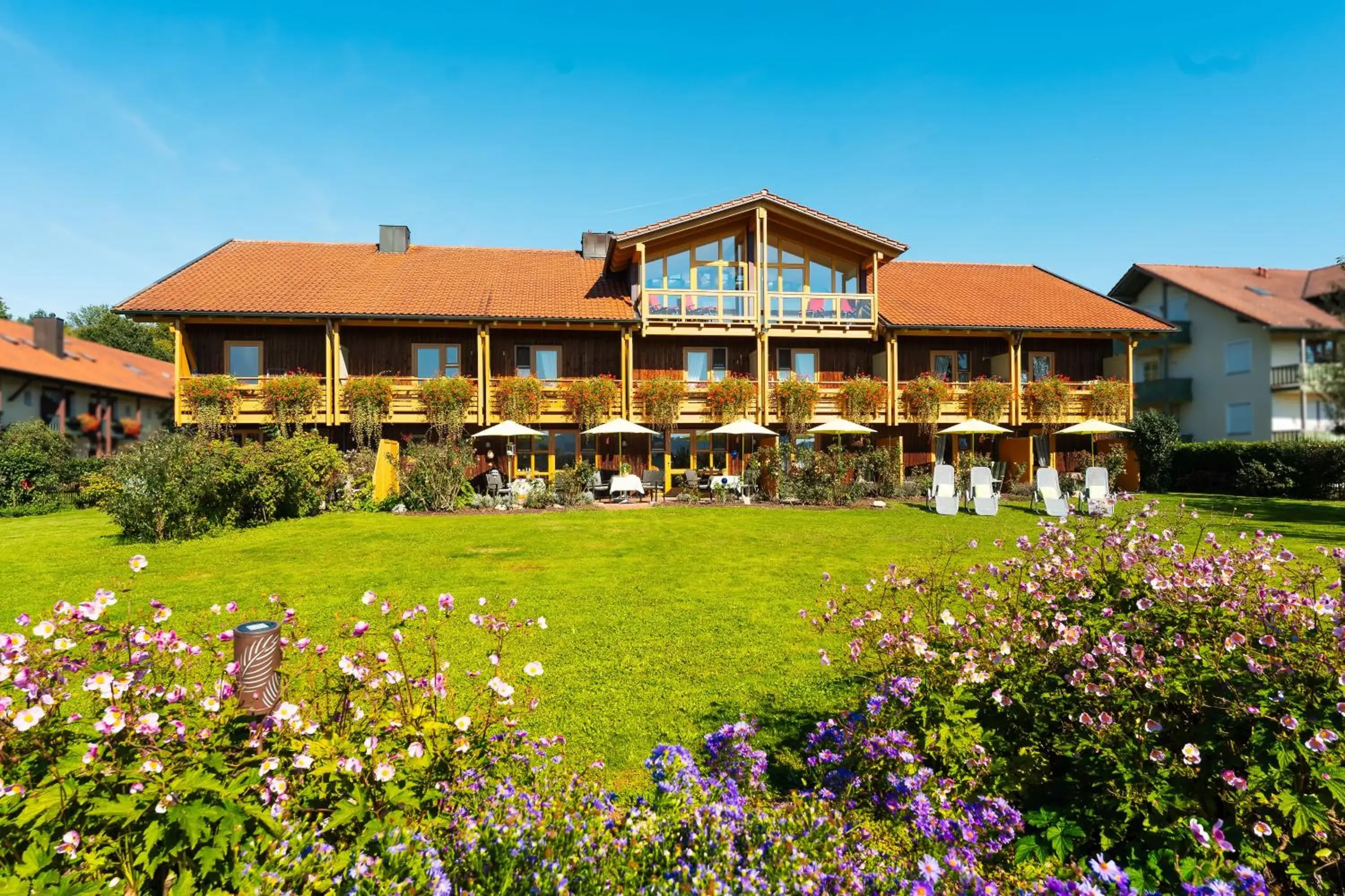 Hotel An der Brunnader - Die Therme befindet sich 4 Geh-Minuten entfernt Hotel An der Brunnader - Die Therme befindet sich 4 Geh-Minuten entfernt