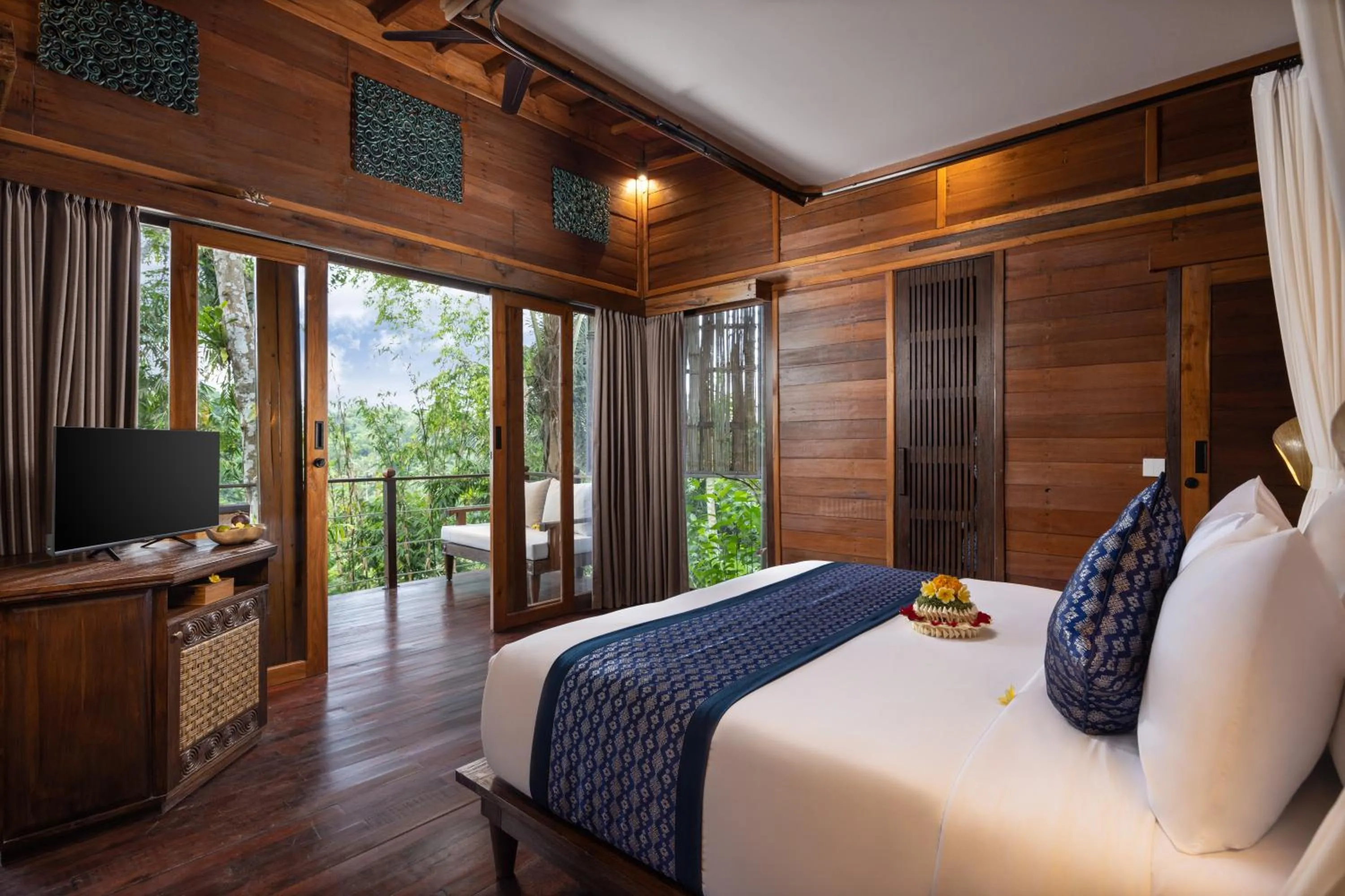 Bedroom, Bed in Sacred Valley by GenuineHost