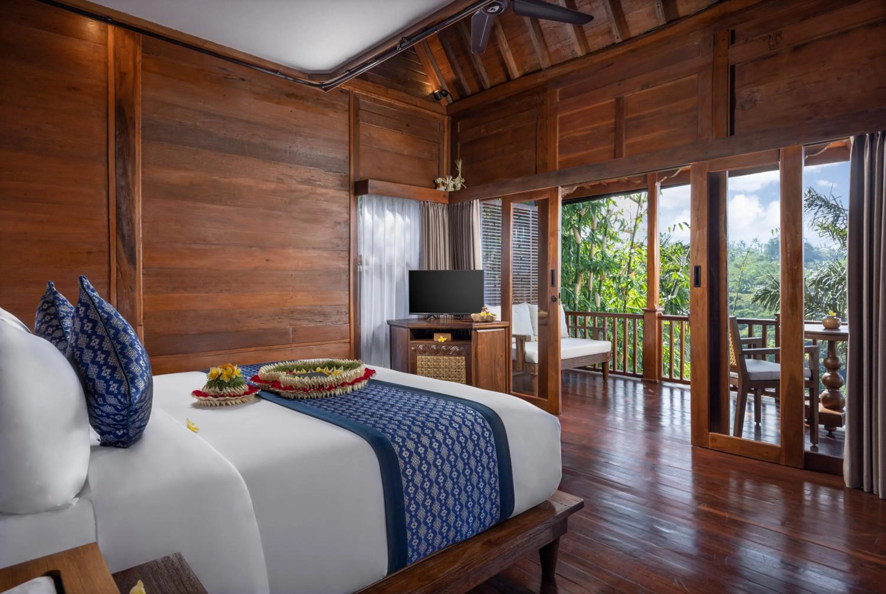 Bedroom, Bed in Sacred Valley by GenuineHost