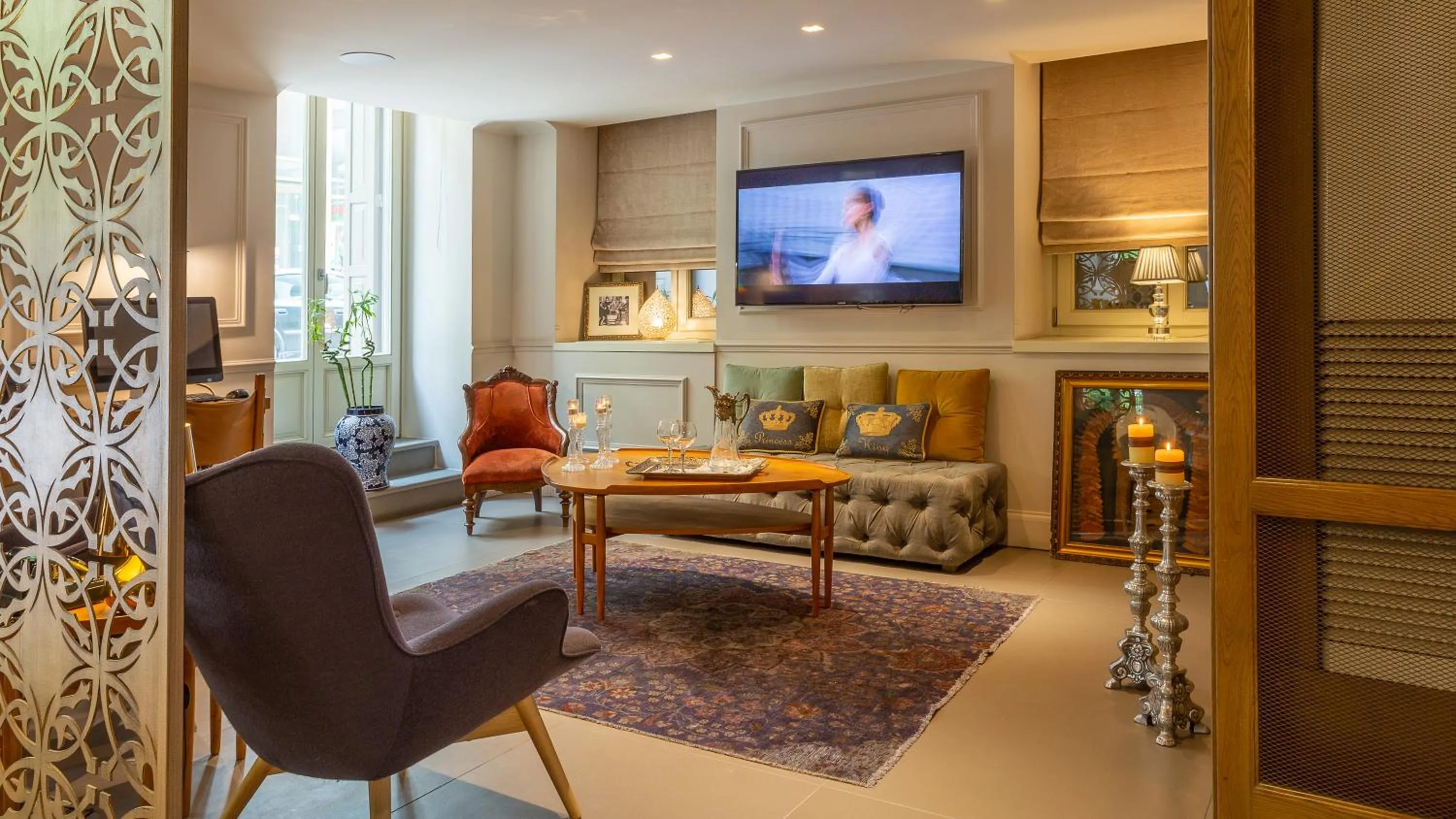 Communal lounge/ TV room in Marpessa Hotel & Spa