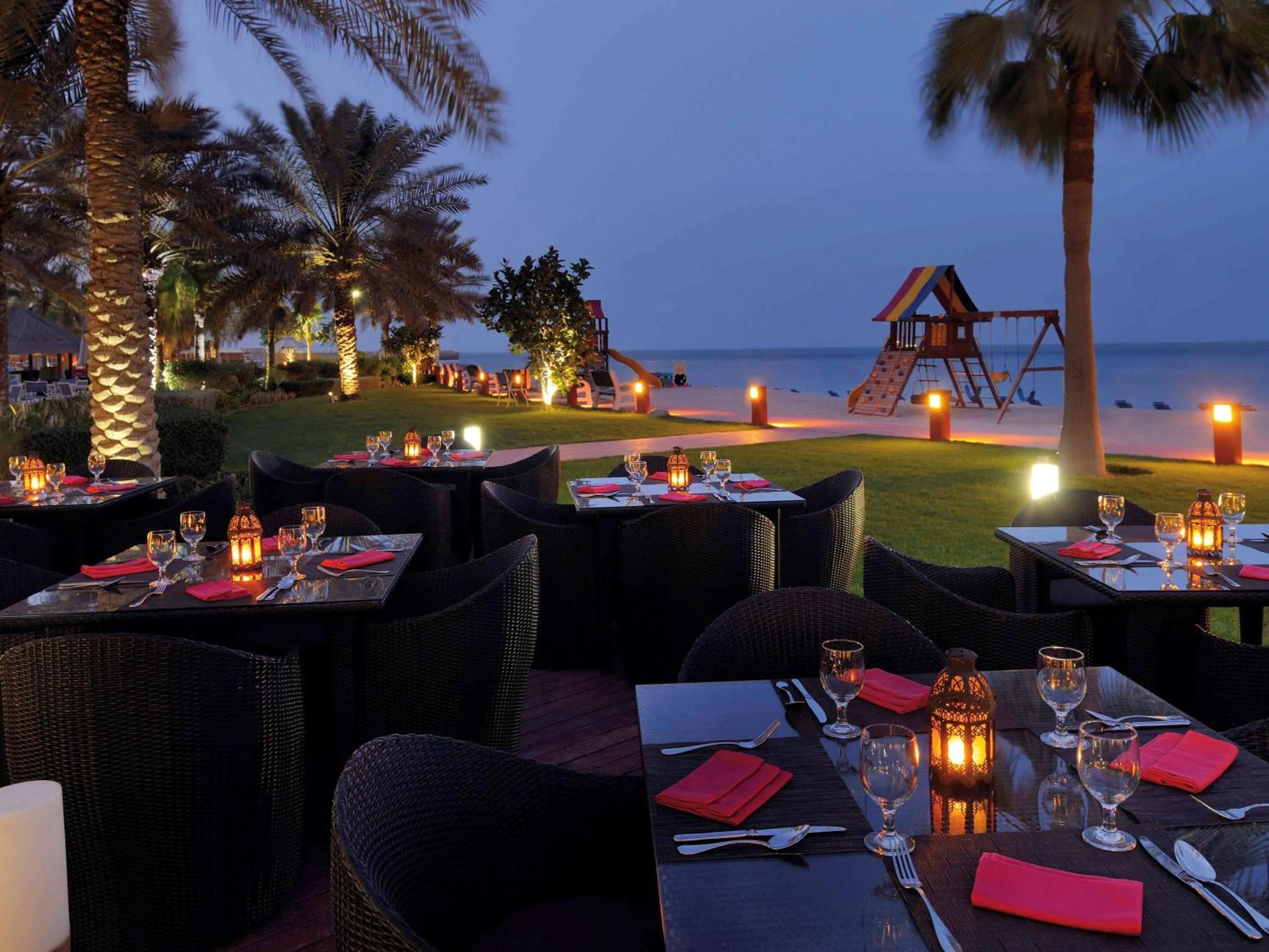 Restaurant/places to eat in Mövenpick Hotel & Resort Al Bida'a